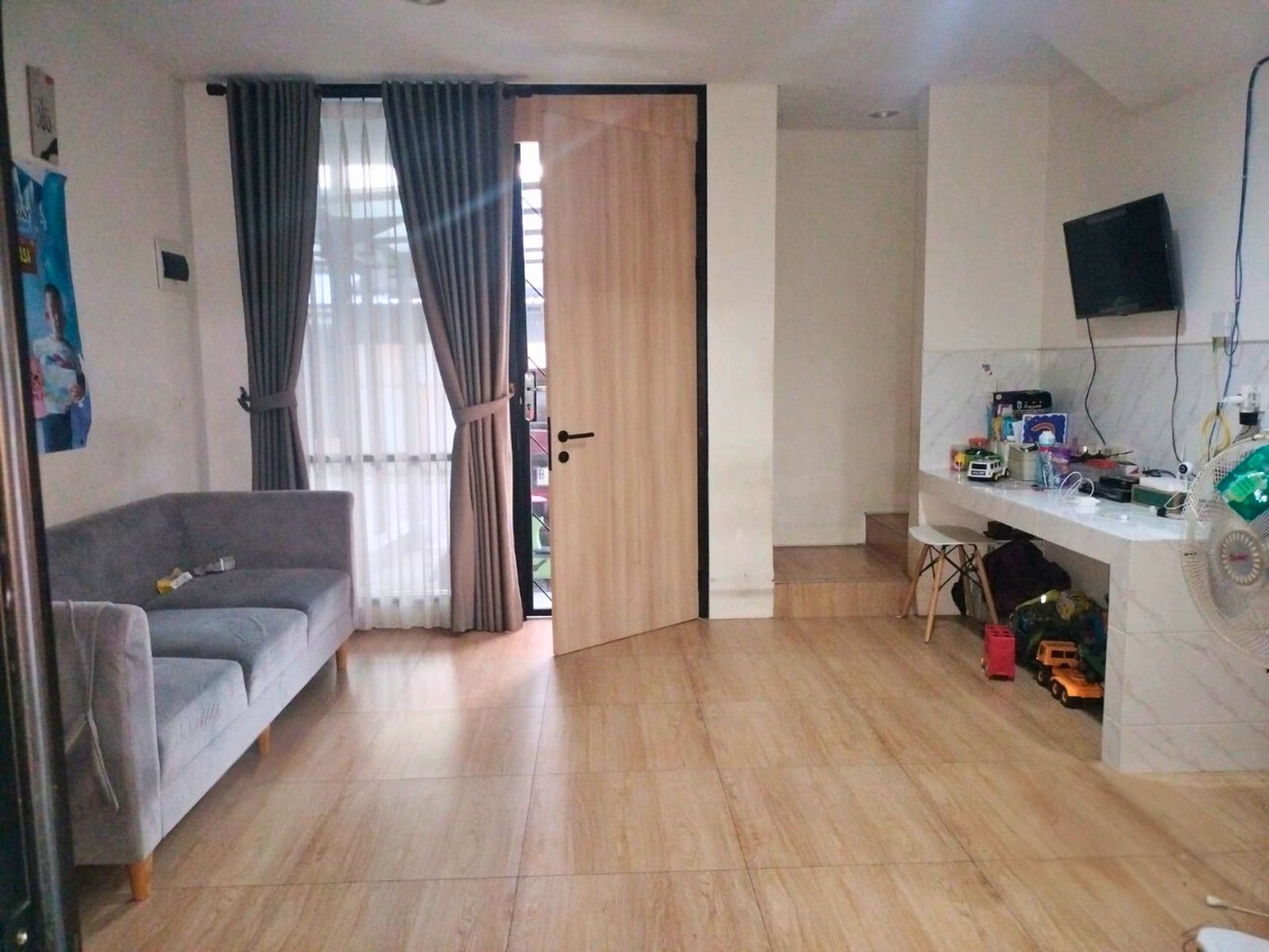 Rumah Waterfront Dengan Dapur yang Luas!