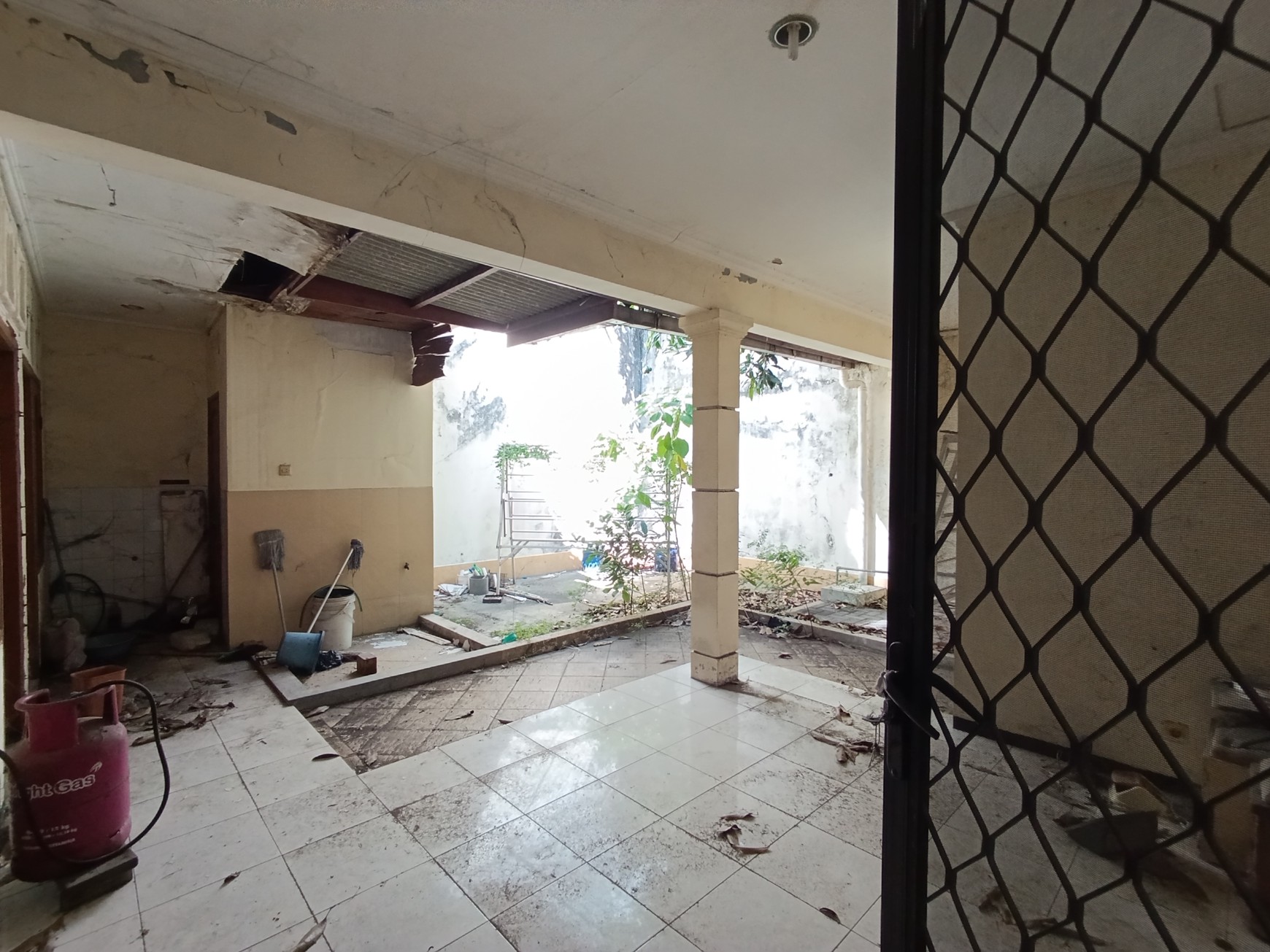 Rumah Lama Hitung Tanah Di Rungkut