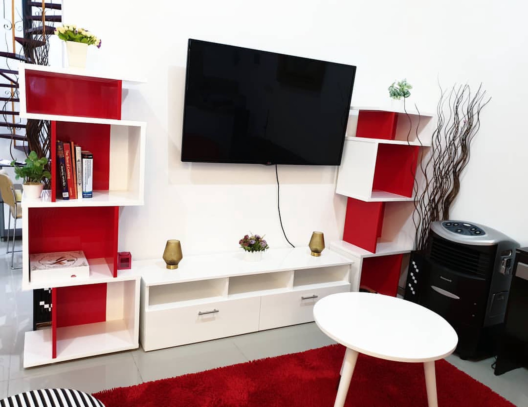 Rumah Minimalis 3 Kamar di Rungkut Mapan - SHM, Listrik 2500W, Surabaya Timur