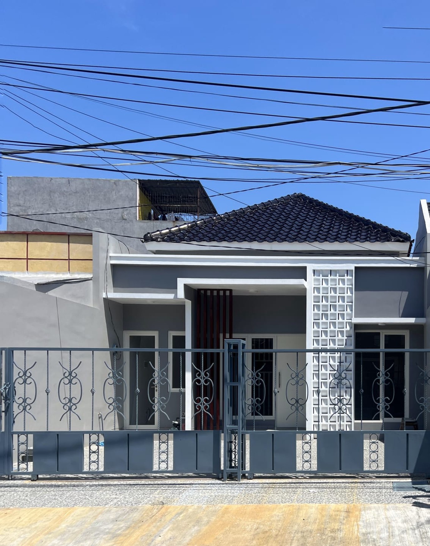 Rumah Minimalis Lebar 8 Di Pondok Tjandra Sidoarjo