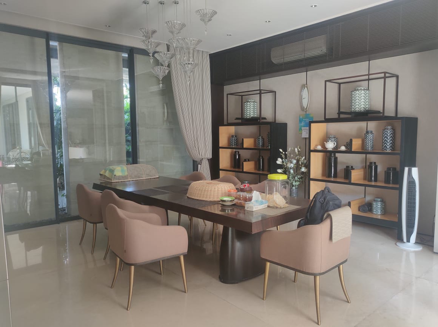 BEST PRICE!!! Rumah Mewah HOOK Di Dukuh Kupang