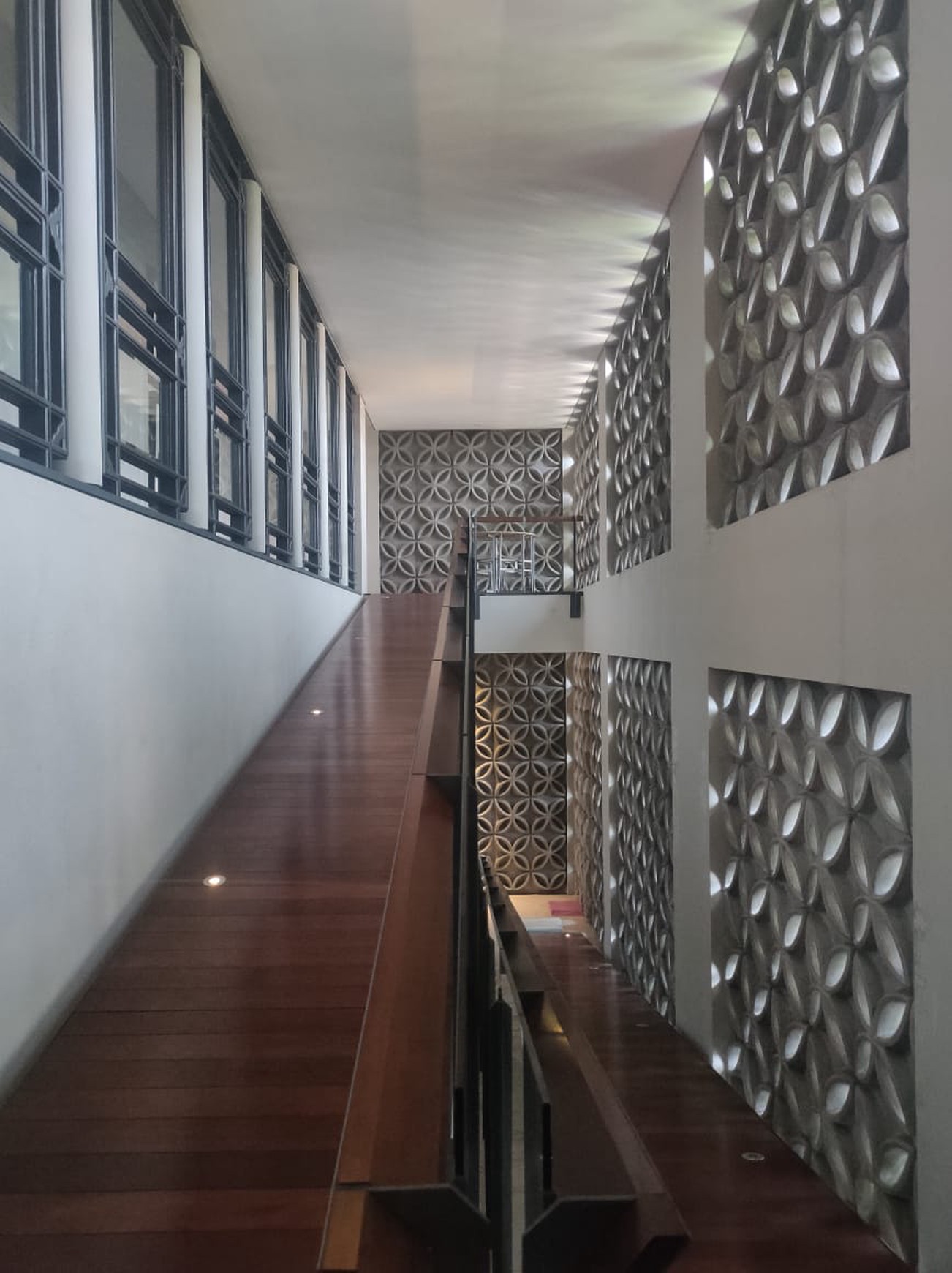 BEST PRICE!!! Rumah Mewah HOOK Di Dukuh Kupang