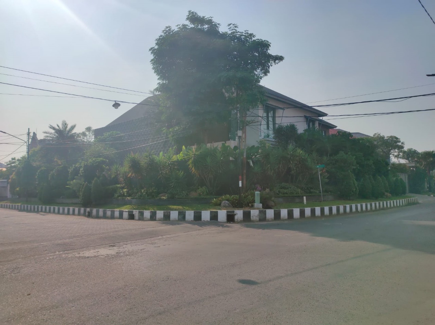 BEST PRICE!!! Rumah Mewah HOOK Di Dukuh Kupang