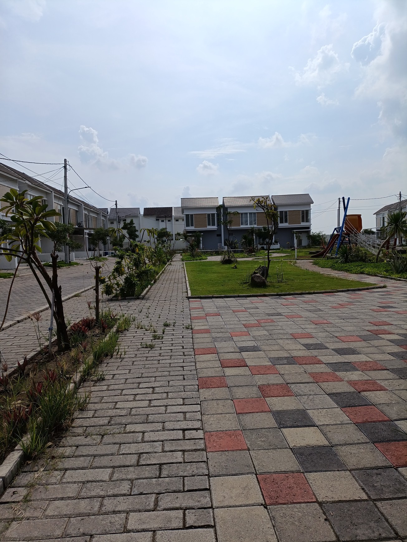 Best Deal ! Take Over Rumah 2 Lantai Di Sedati