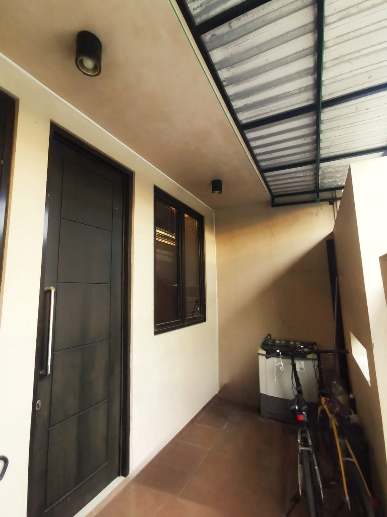 RUMAH 2 LANTAI LOKASI STRATEGIS KEDUNG BARUK, RUNGKUT SURABAYA