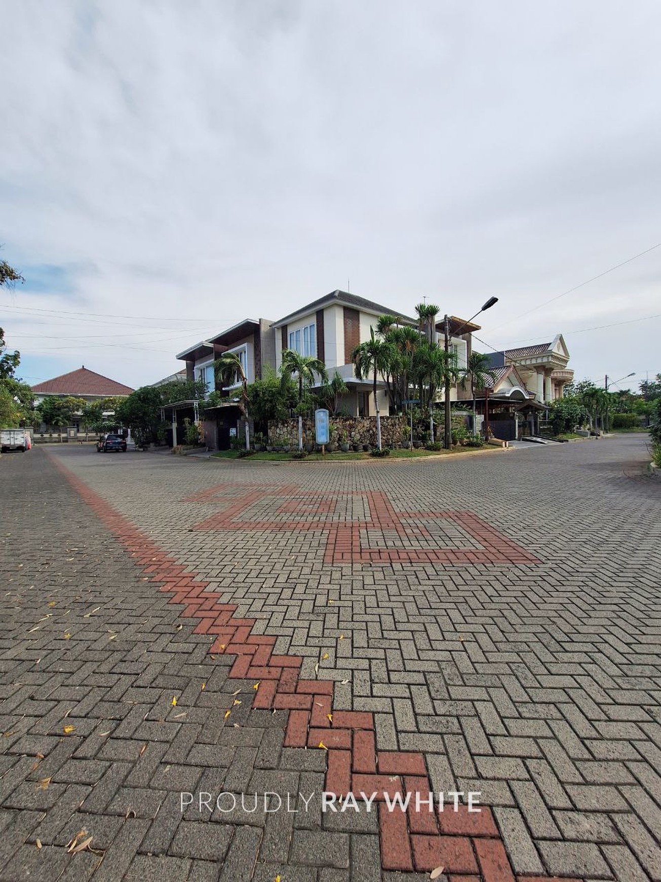 RUMAH KAWASAN PREMIUM NYAMAN | ARAYA 1, SURABAYA TIMUR
