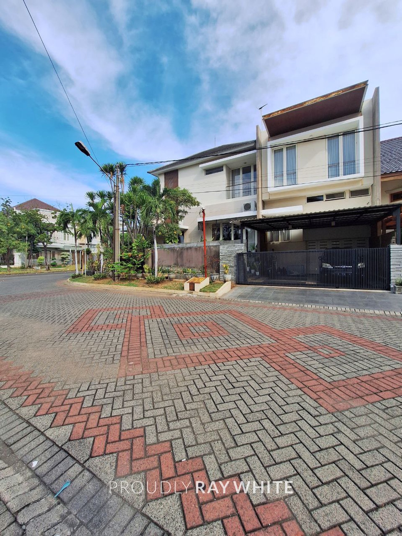 RUMAH KAWASAN PREMIUM NYAMAN | ARAYA 1, SURABAYA TIMUR