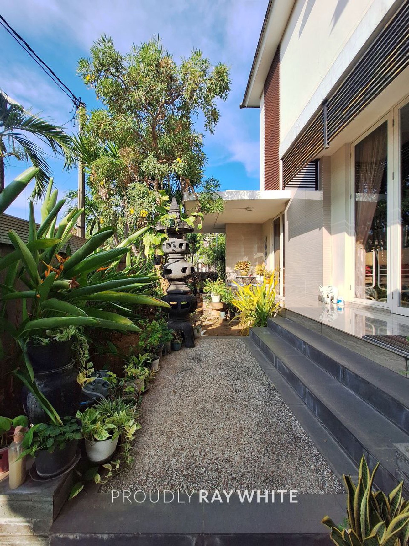 RUMAH KAWASAN PREMIUM NYAMAN | ARAYA 1, SURABAYA TIMUR