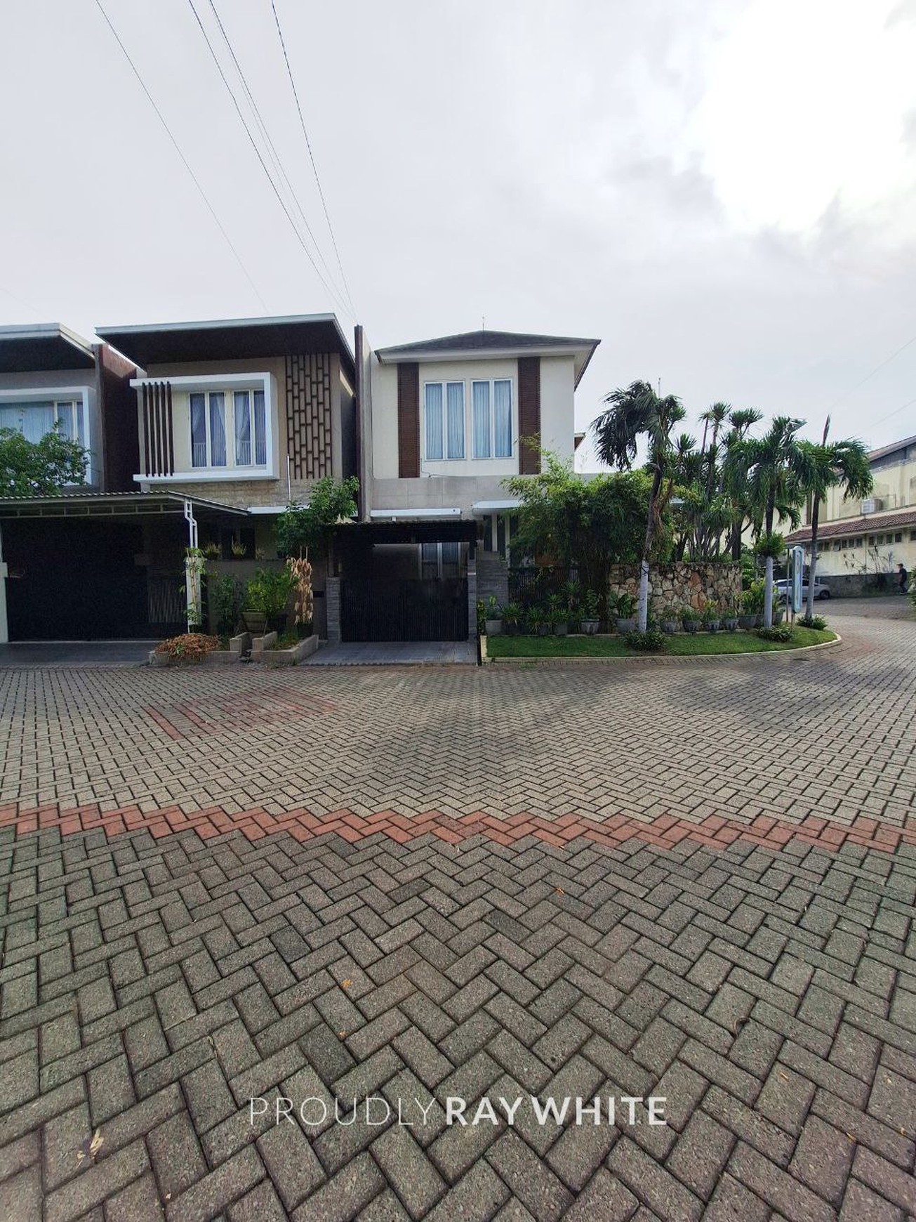 RUMAH KAWASAN PREMIUM NYAMAN | ARAYA 1, SURABAYA TIMUR