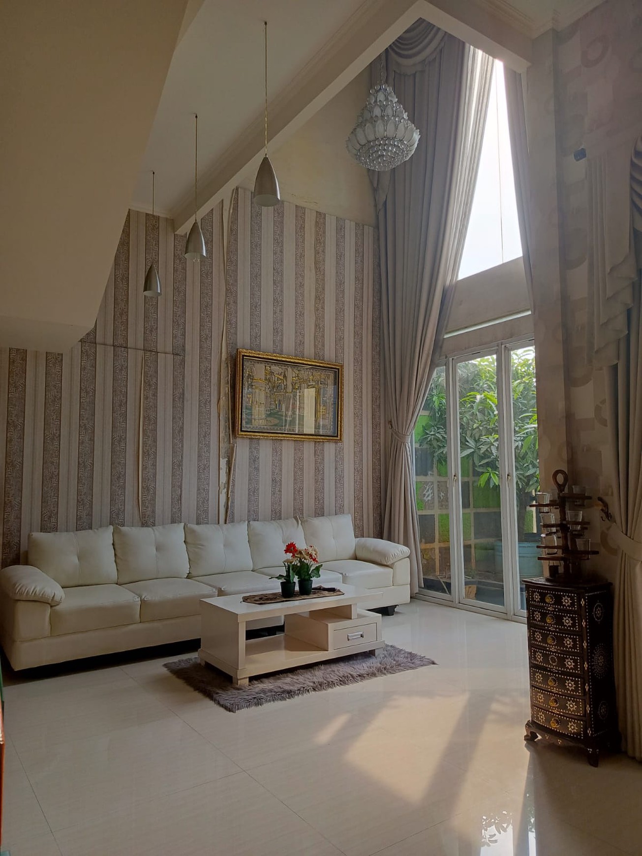 Dijual Rumah Mewah di Jl. Swatantra, JatiRasa, Jatiasih, Kota Bekasi