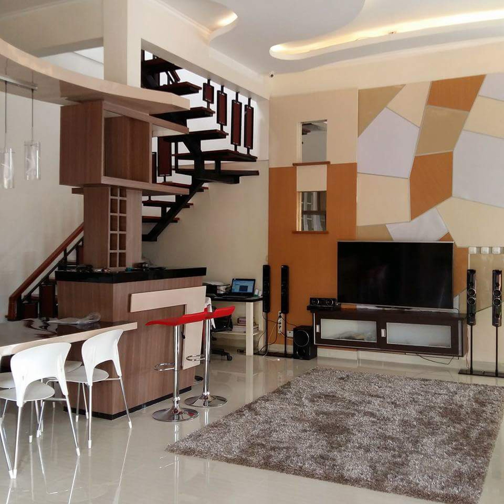 Dijual Rumah Mewah di Jl. Swatantra, JatiRasa, Jatiasih, Kota Bekasi