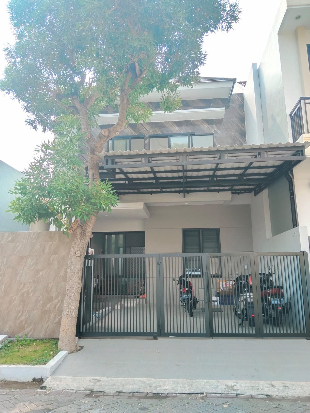 Rumah Elegan Eksklusif 2 Lantai di Pakuwon City Taman Mutiara