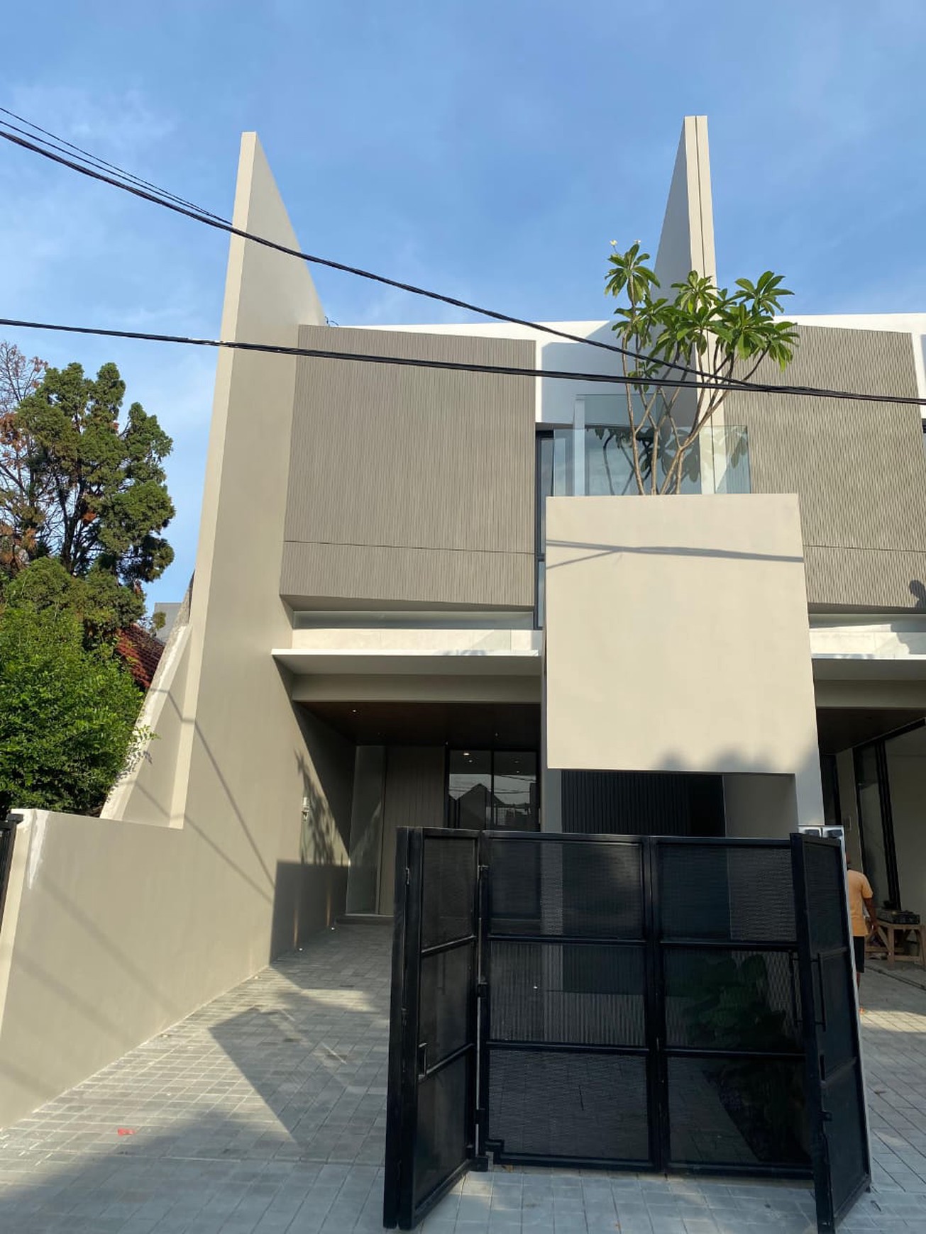 Hanya 2 Unit Tersisa Rumah Mewah 2 Lantai SHM, Manyar Surabaya