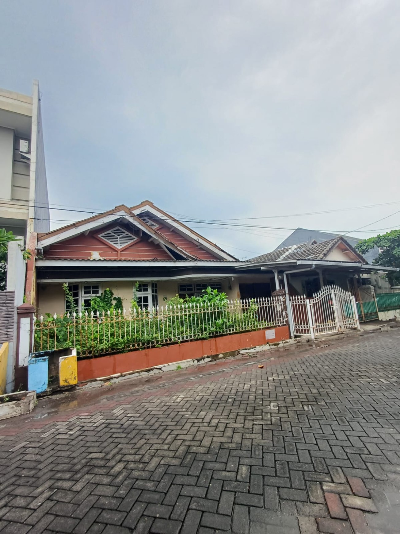 Rumah Hitung Tanah di Nirwana Executive, Wonorejo Surabaya Timur