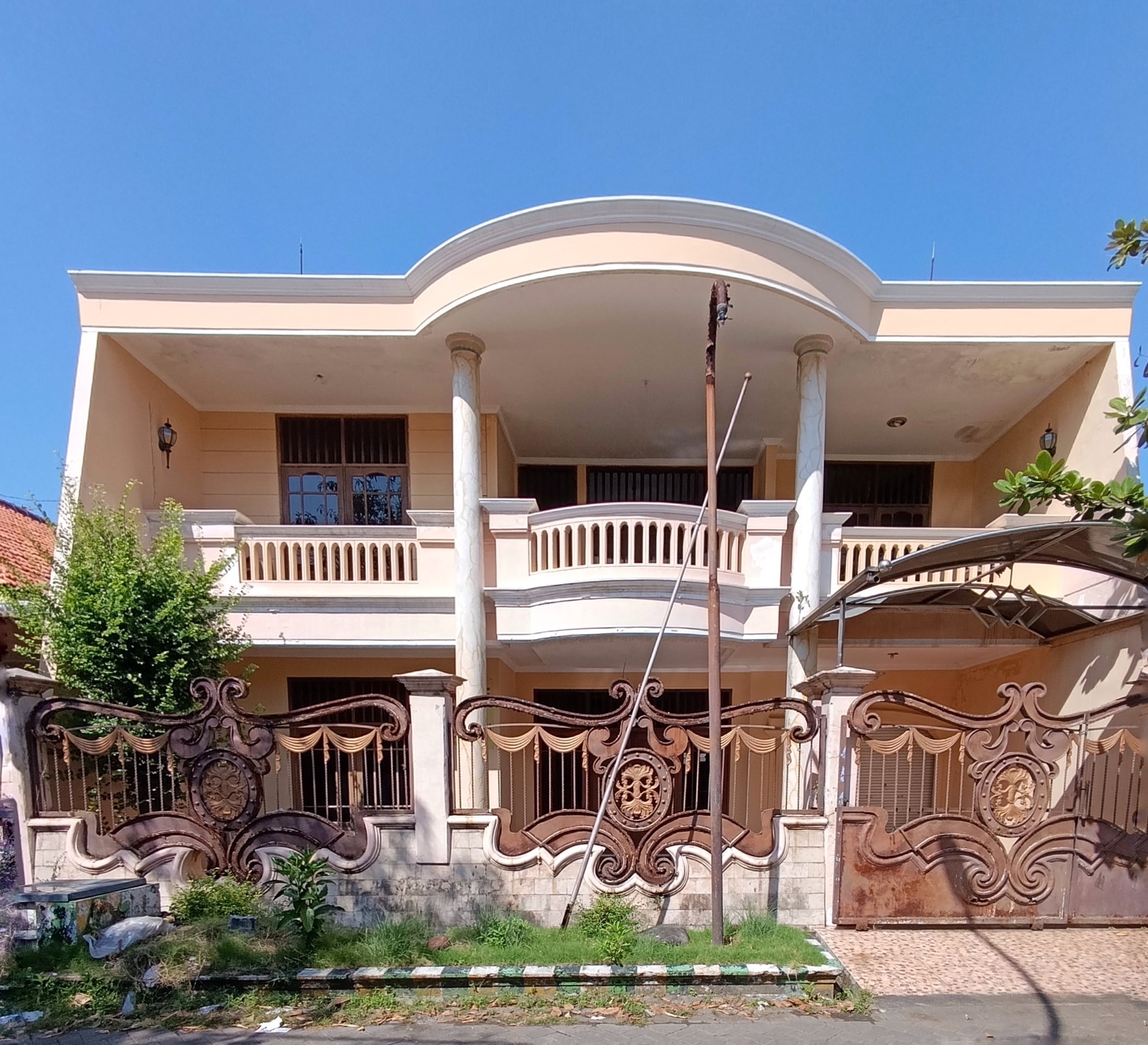Best Price Rumah 2 Lantai Lokasi Rungkut