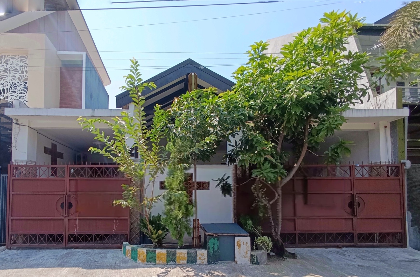 Jual Cepat! Rumah Asri dan Strategis di Rungkut Siap Ditempati