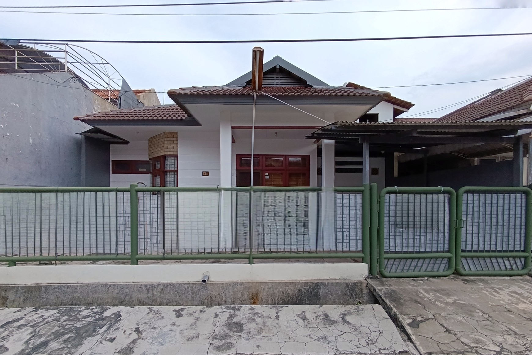 Rumah Lebar 11 Dekat Bandara Juanda Di Rungkut Kecamatan Gunung Anyar Surabaya