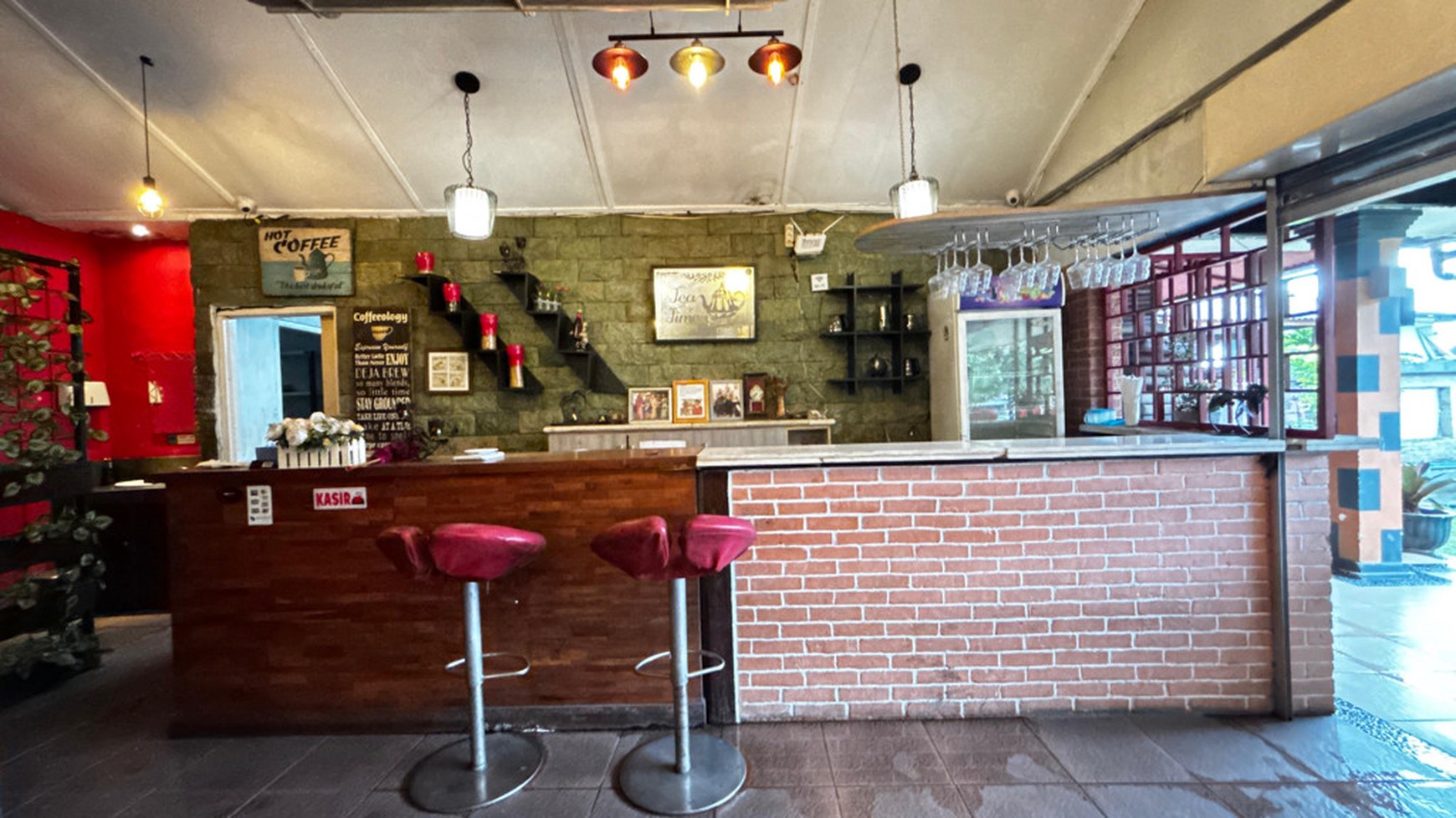 Restoran Cantik Family-Friendly Di Jl. Raya Puncak , 10 Menit ke Taman Safari Cisarua