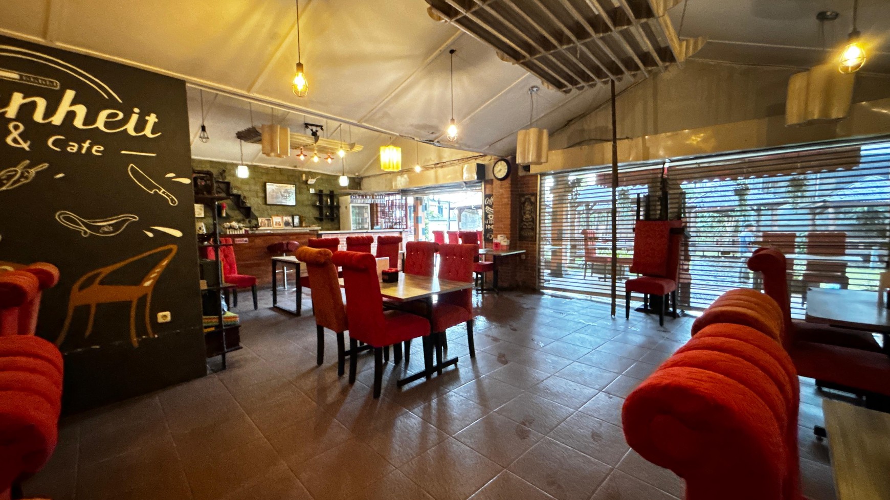 Restoran Cantik Family-Friendly Di Jl. Raya Puncak , 10 Menit ke Taman Safari Cisarua