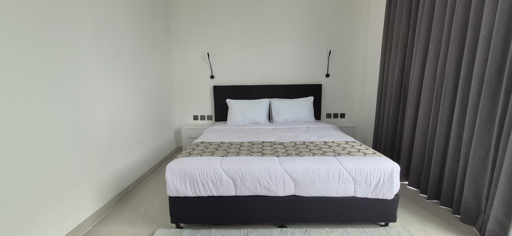 Leasehold - A modern townhouse takes simpliciy and serenity in Seminyak, Bali