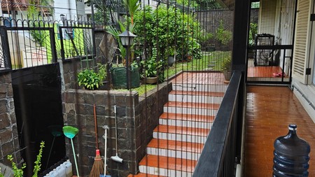 DIJUAL RUMAH di HOOK,SANGAT TERAWAT,CANTIK SIAP HUNI,GAYA EURO ASIA DI MEGAPOLITAN CINERE