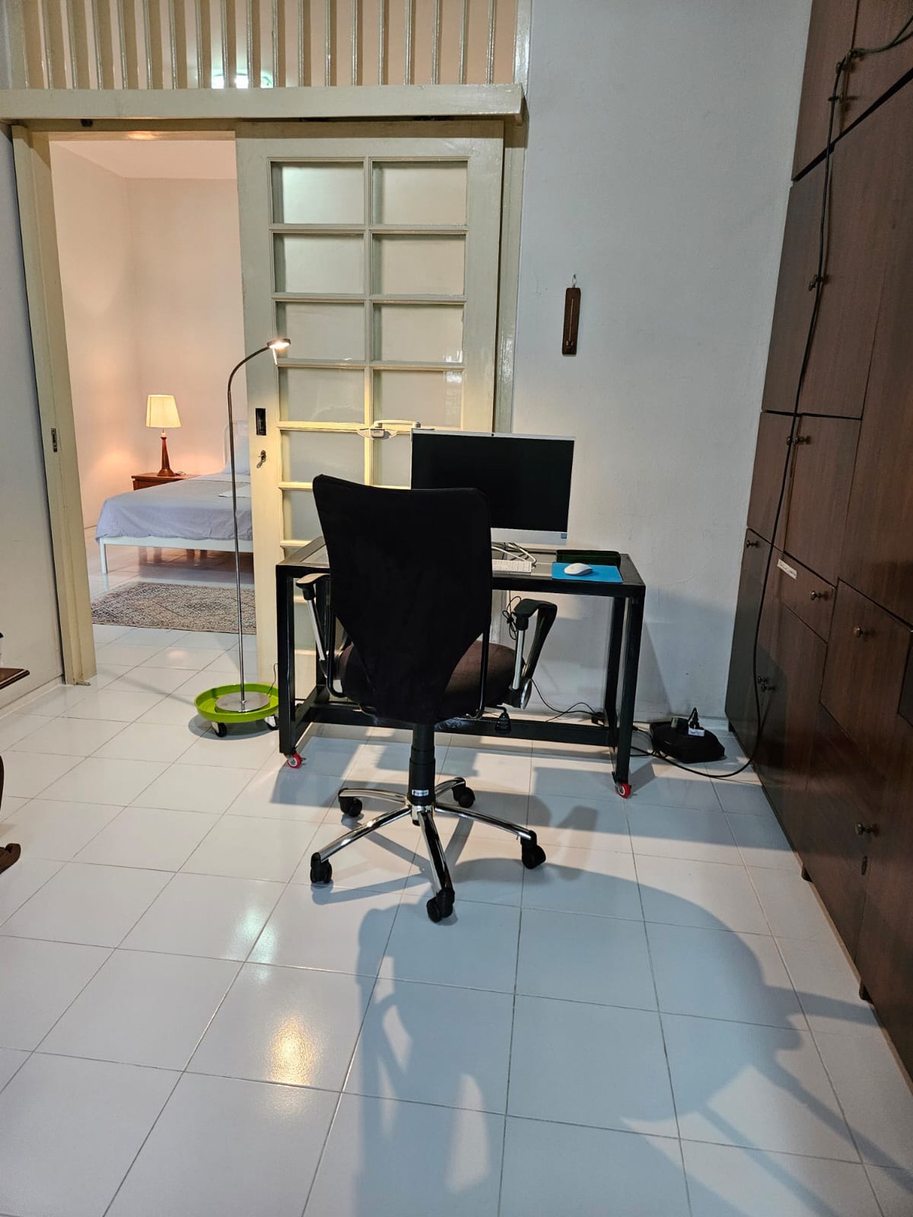 DIJUAL RUMAH di HOOK,SANGAT TERAWAT,CANTIK SIAP HUNI,GAYA EURO ASIA DI MEGAPOLITAN CINERE