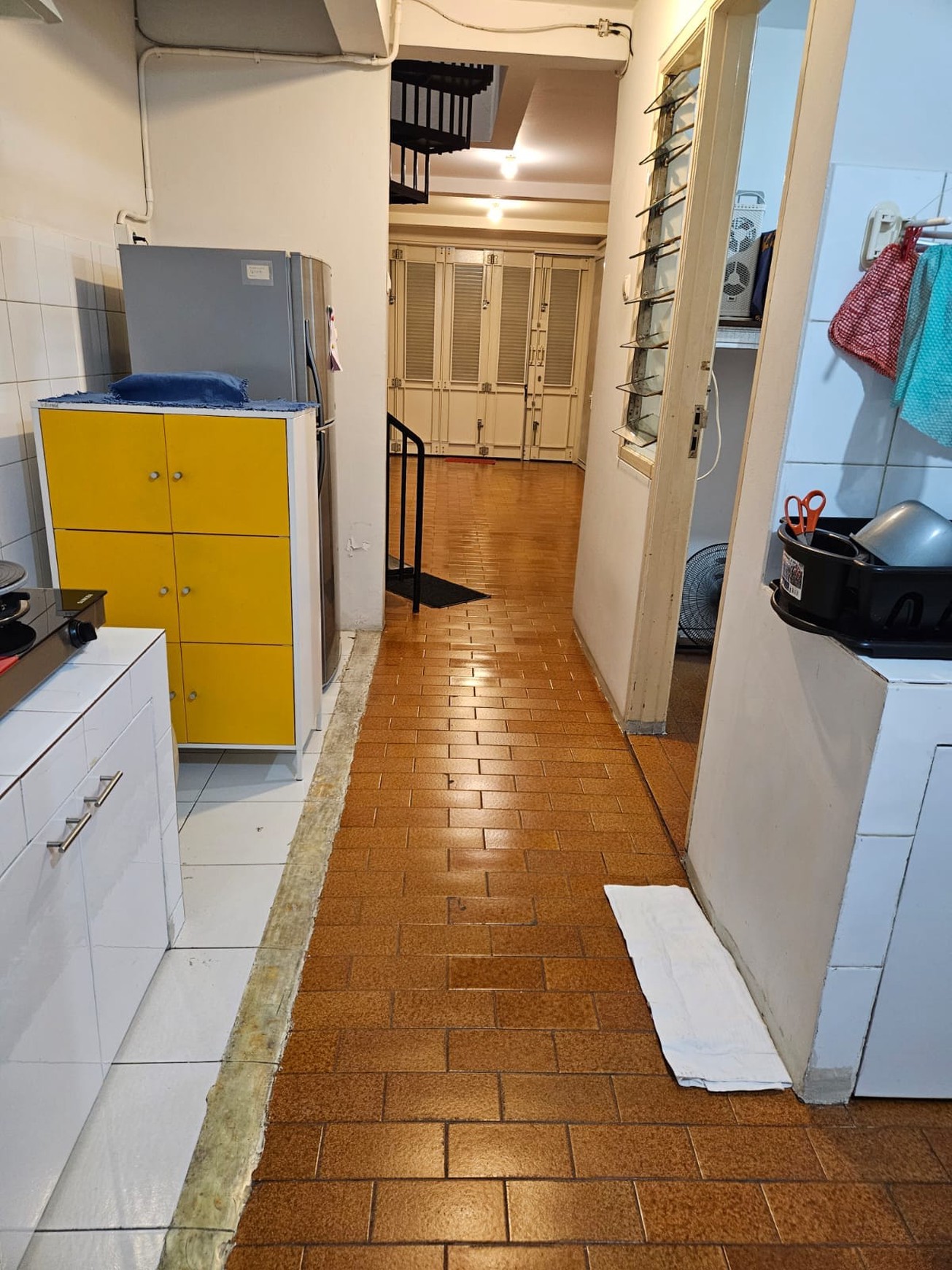 DIJUAL RUMAH di HOOK,SANGAT TERAWAT,CANTIK SIAP HUNI,GAYA EURO ASIA DI MEGAPOLITAN CINERE