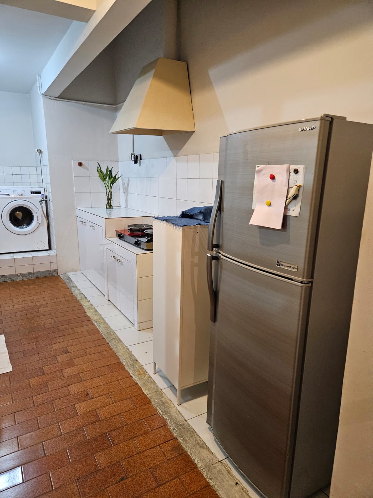 DIJUAL RUMAH di HOOK,SANGAT TERAWAT,CANTIK SIAP HUNI,GAYA EURO ASIA DI MEGAPOLITAN CINERE