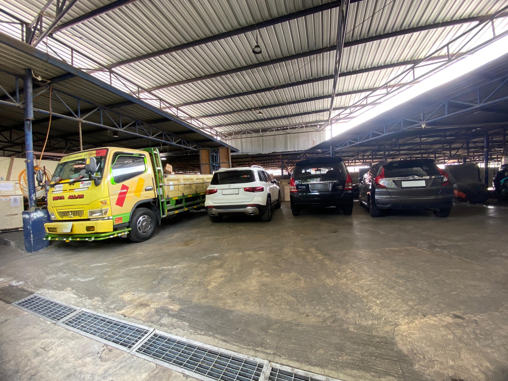 Workshop Multifungsi Luas di Cijantung Cocok untuk Produksi & Bisnis