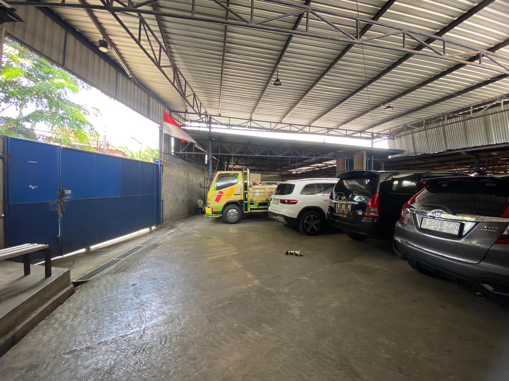 Workshop Multifungsi Luas di Cijantung Cocok untuk Produksi & Bisnis