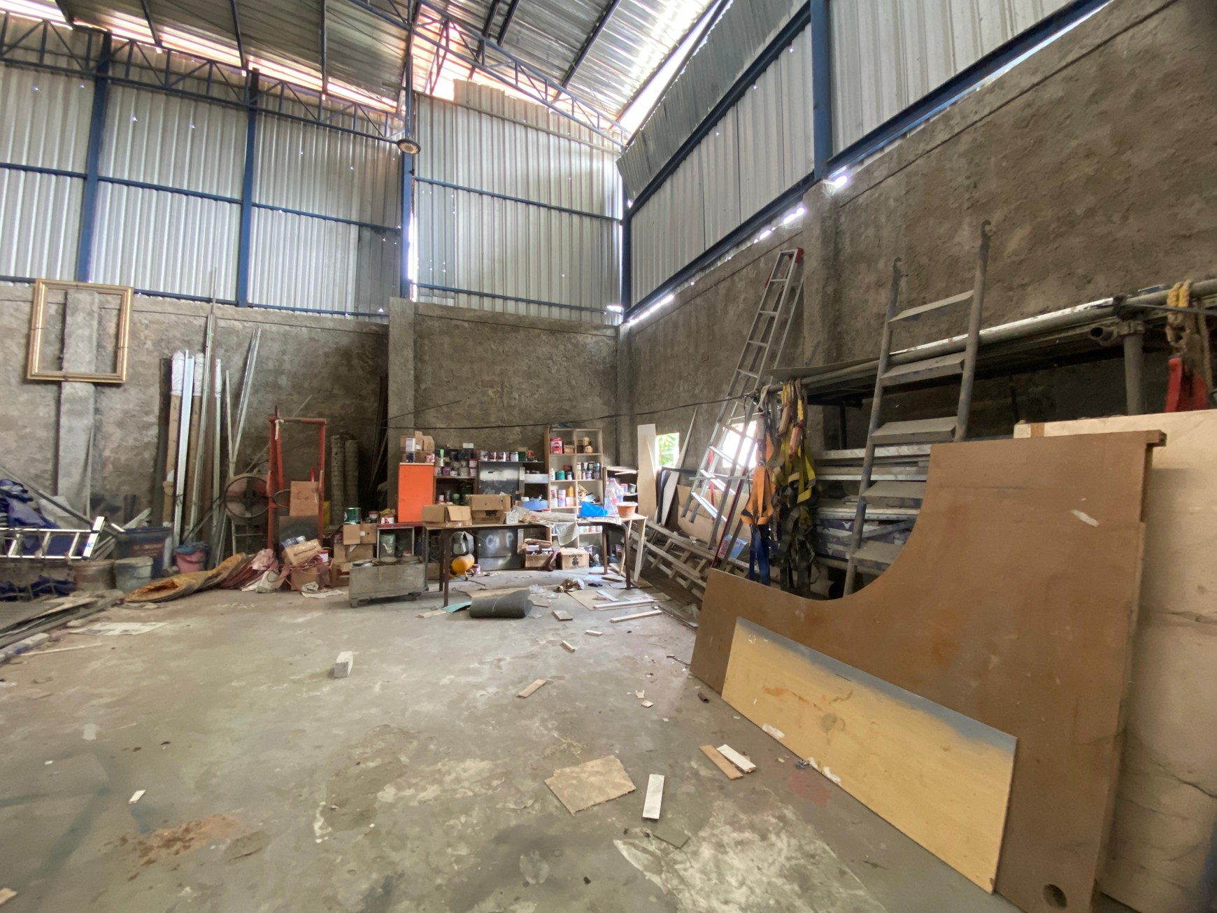 Workshop Multifungsi Luas di Cijantung Cocok untuk Produksi & Bisnis