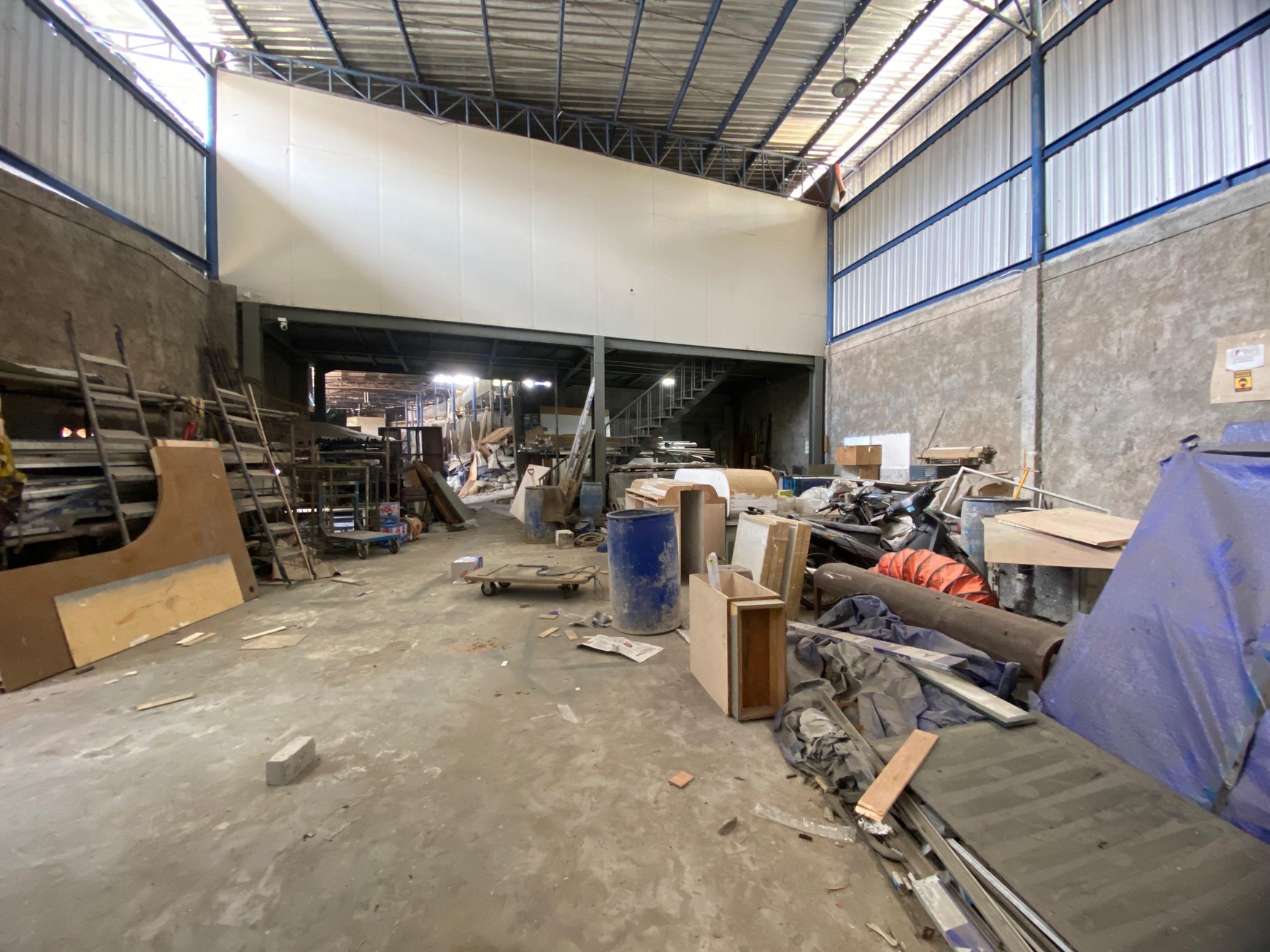 Workshop Multifungsi Luas di Cijantung Cocok untuk Produksi & Bisnis