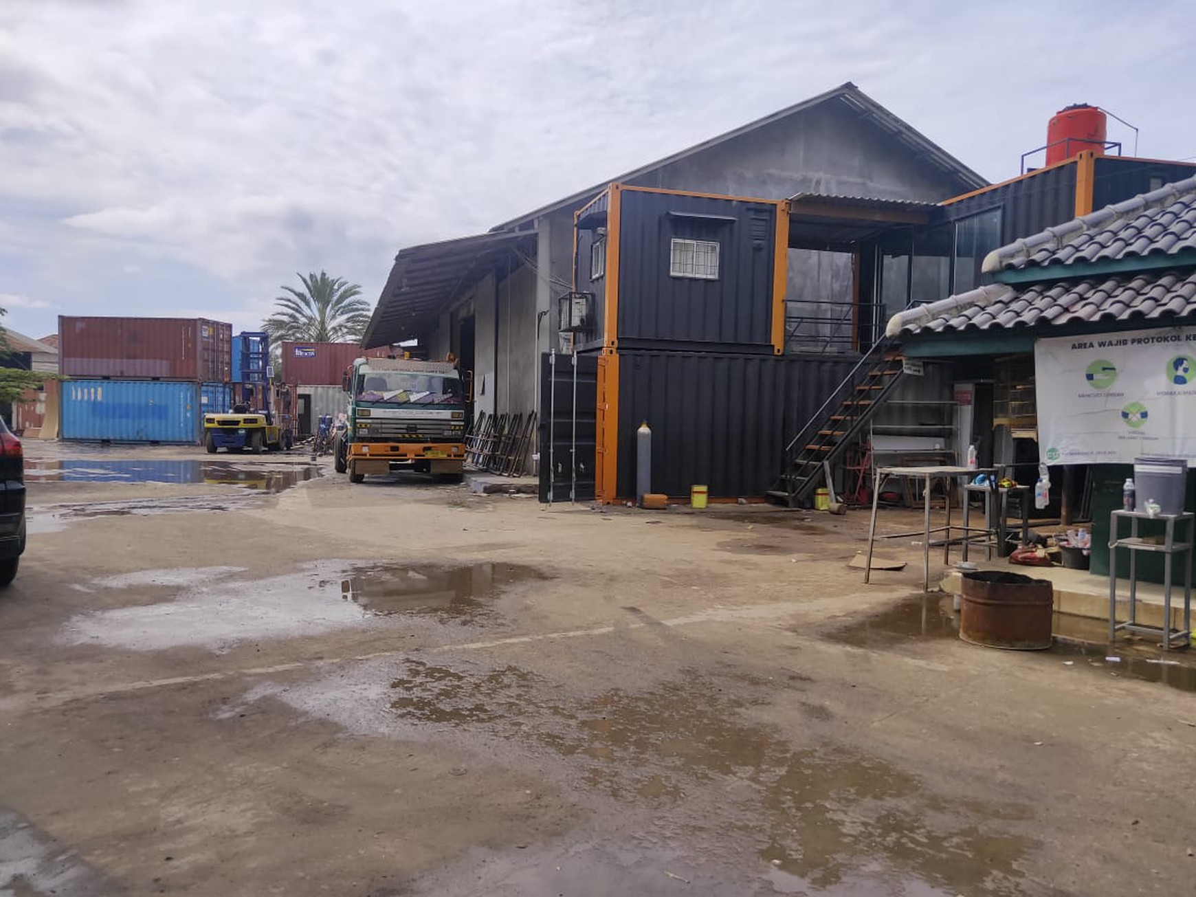 Kavling ada kantor 1 lantai dan Gudang , Harga Nego di Cilincing Marunda