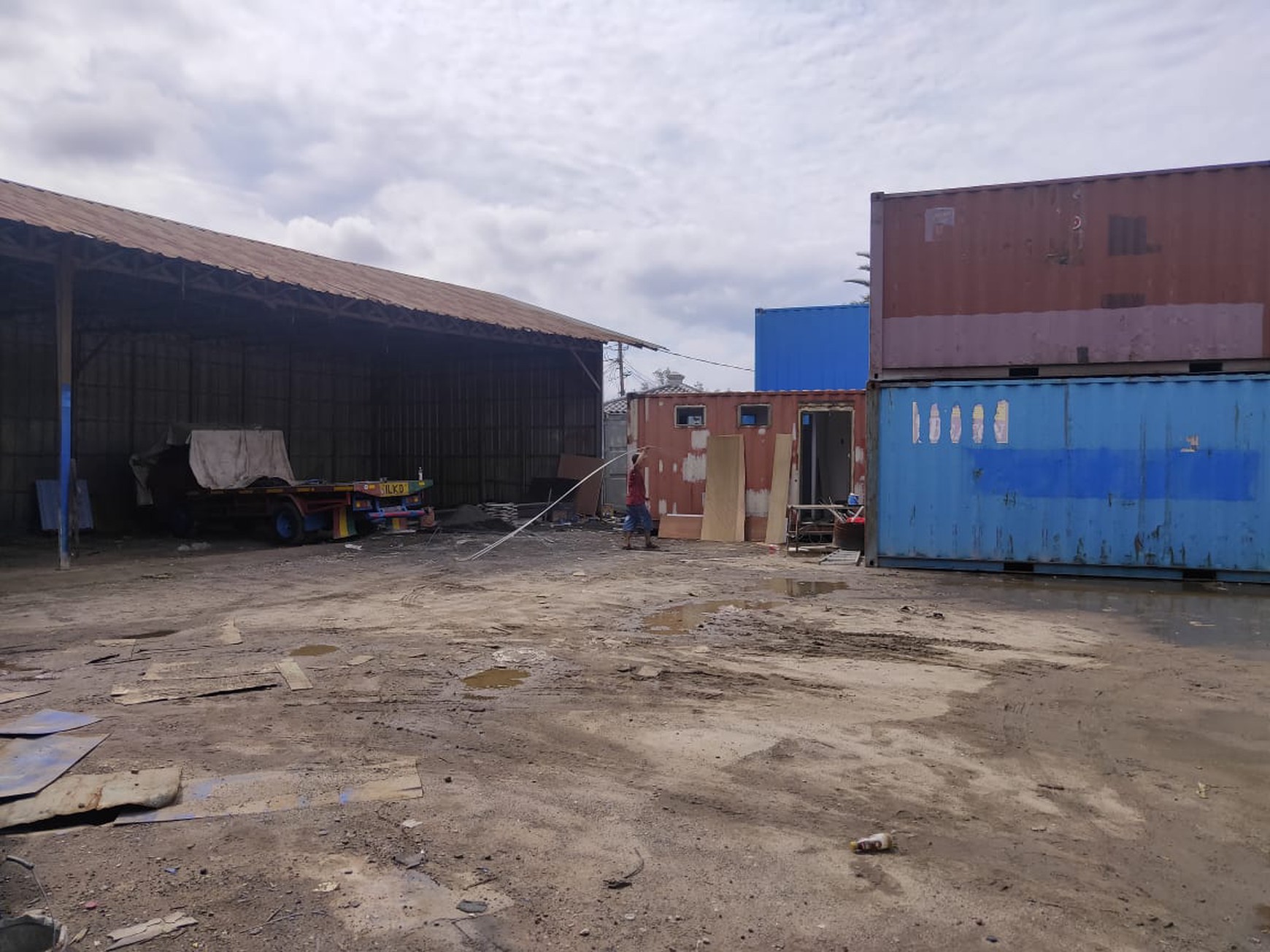 Kavling ada kantor 1 lantai dan Gudang , Harga Nego di Cilincing Marunda