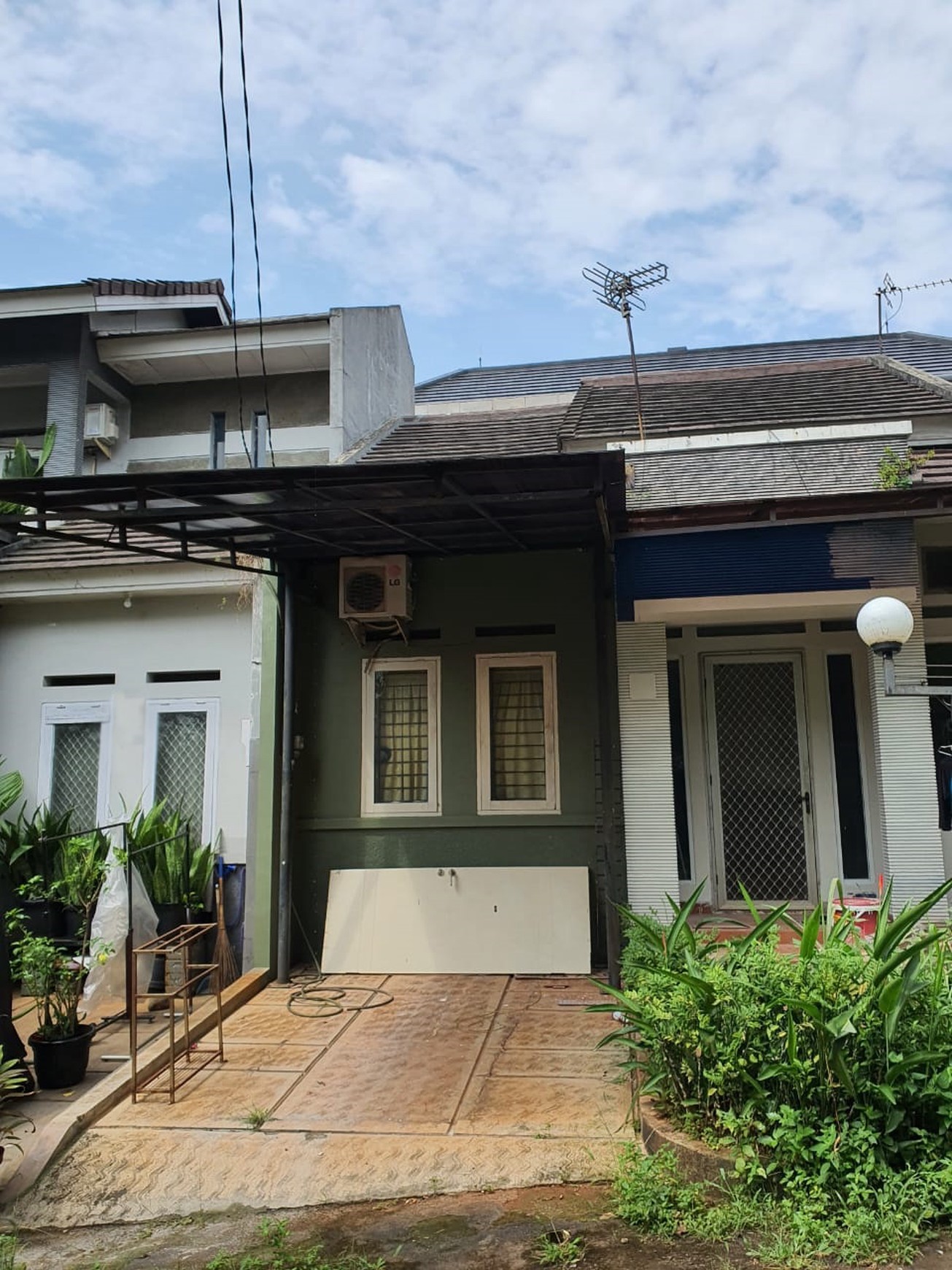 Rumah Siap Huni Minimalis dan Dalam Cluster @Griya Aviva, Ciputat