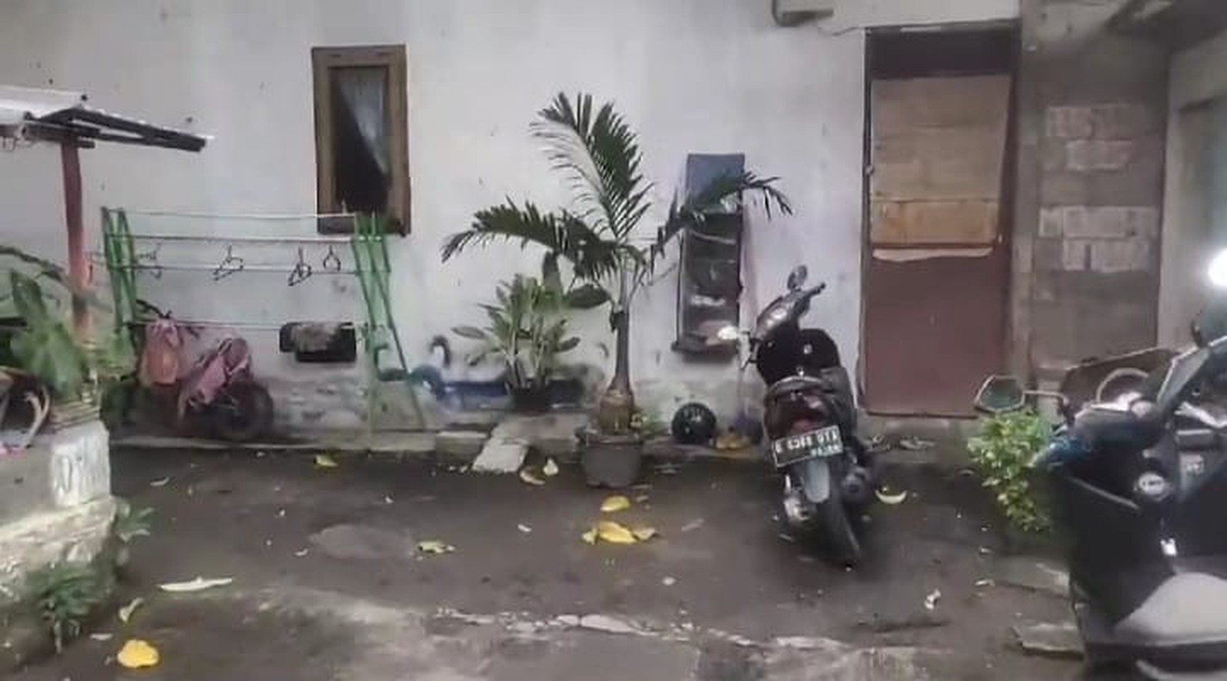 Di Jual Rumah Tua hitung tanah di Jl RC Veteran Pesanggrahan Keb Baru Jakarta Selatan