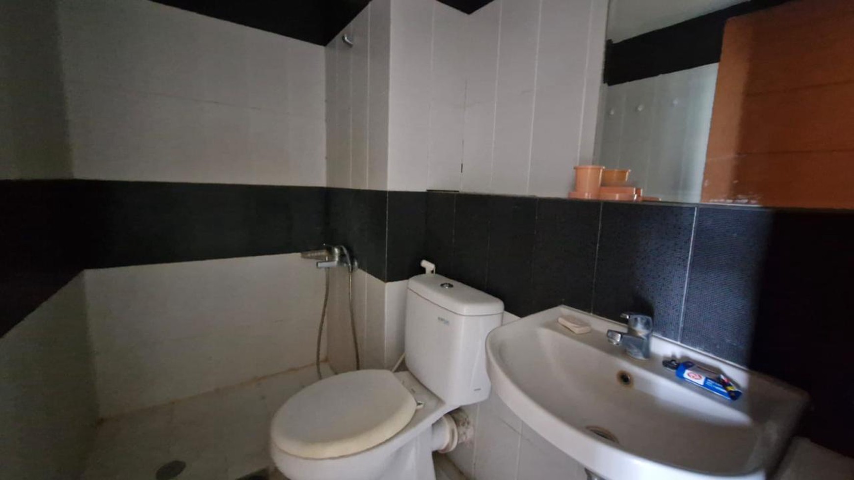 Di Jual Apartemen Murah lokasi di Jl Telaga Warna, Pangkalan Jati, Depok Strategis Samping Mall Bellevue Cinere Depok Jawa Barat