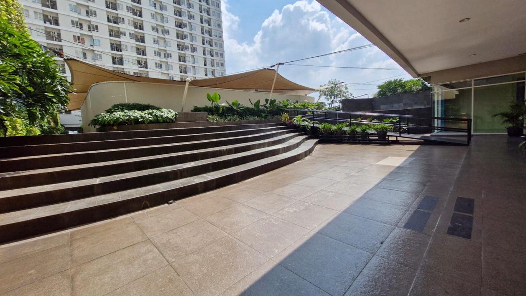 Di Jual Apartemen Murah lokasi di Jl Telaga Warna, Pangkalan Jati, Depok Strategis Samping Mall Bellevue Cinere Depok Jawa Barat