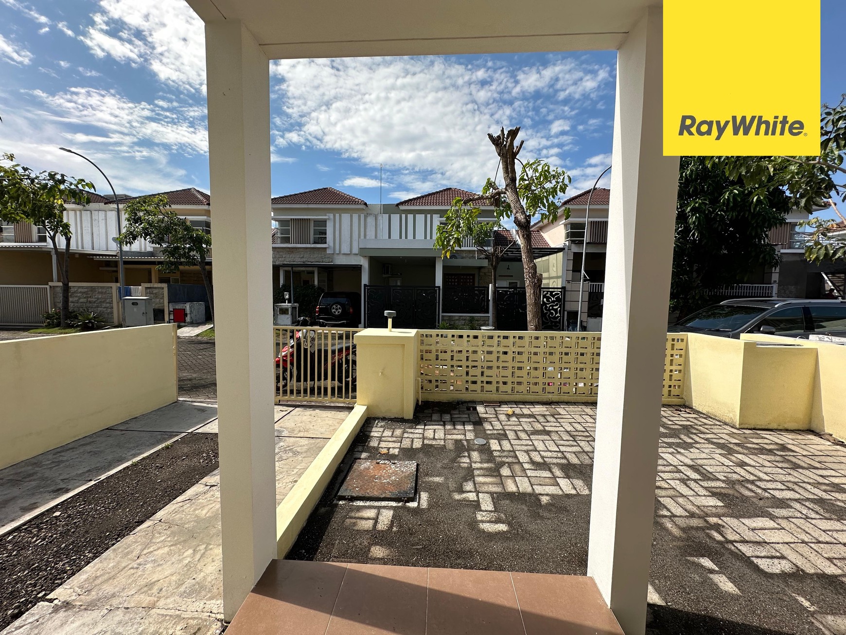 Rumah Dijual Di Puri Surya Jaya Valensia Icon Sidoarjo