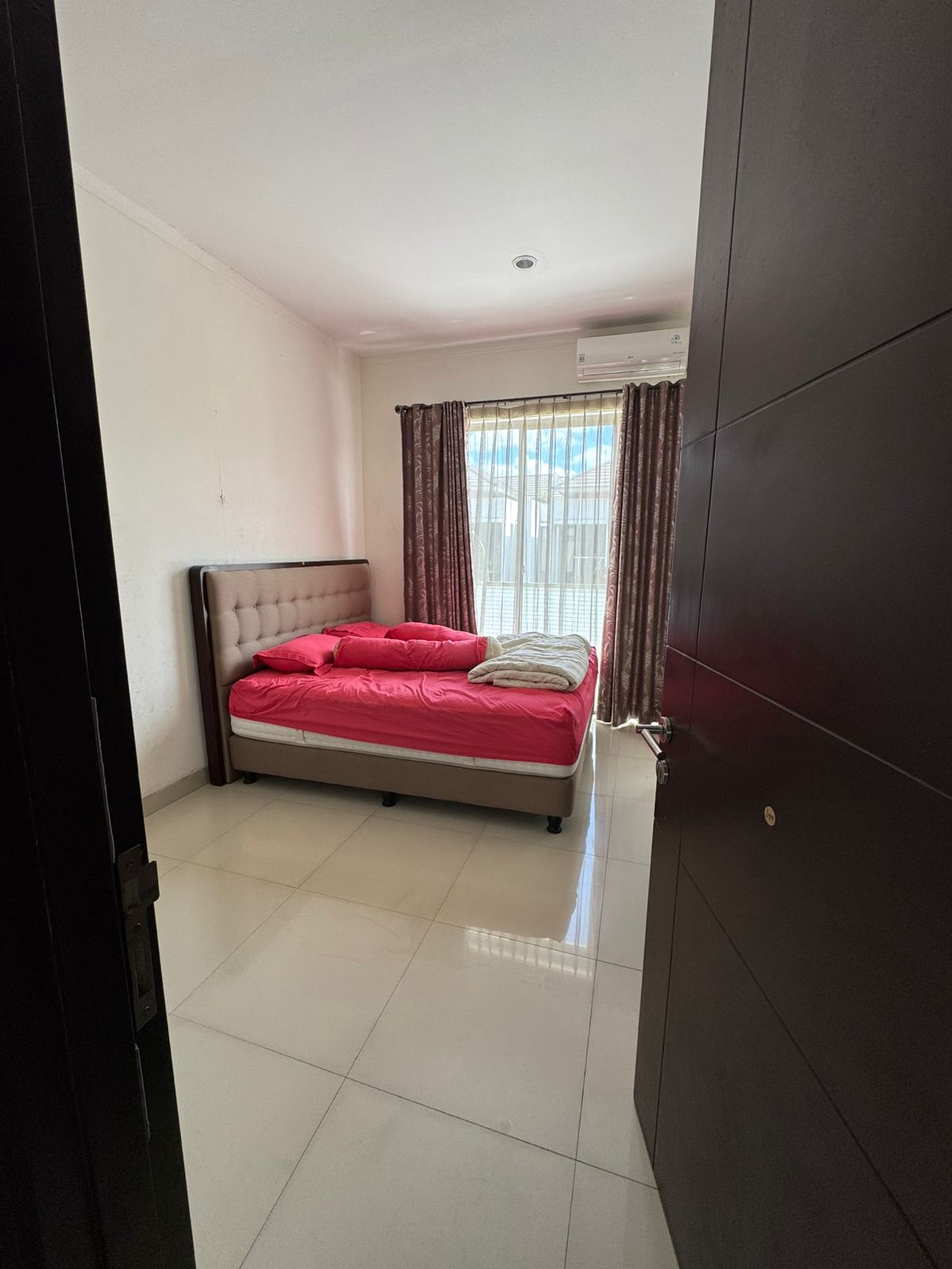 Rumah di Bintaro Dalam Cluster SHM dengan KT 4+1 KM 3+1, 2 Lantai SHM