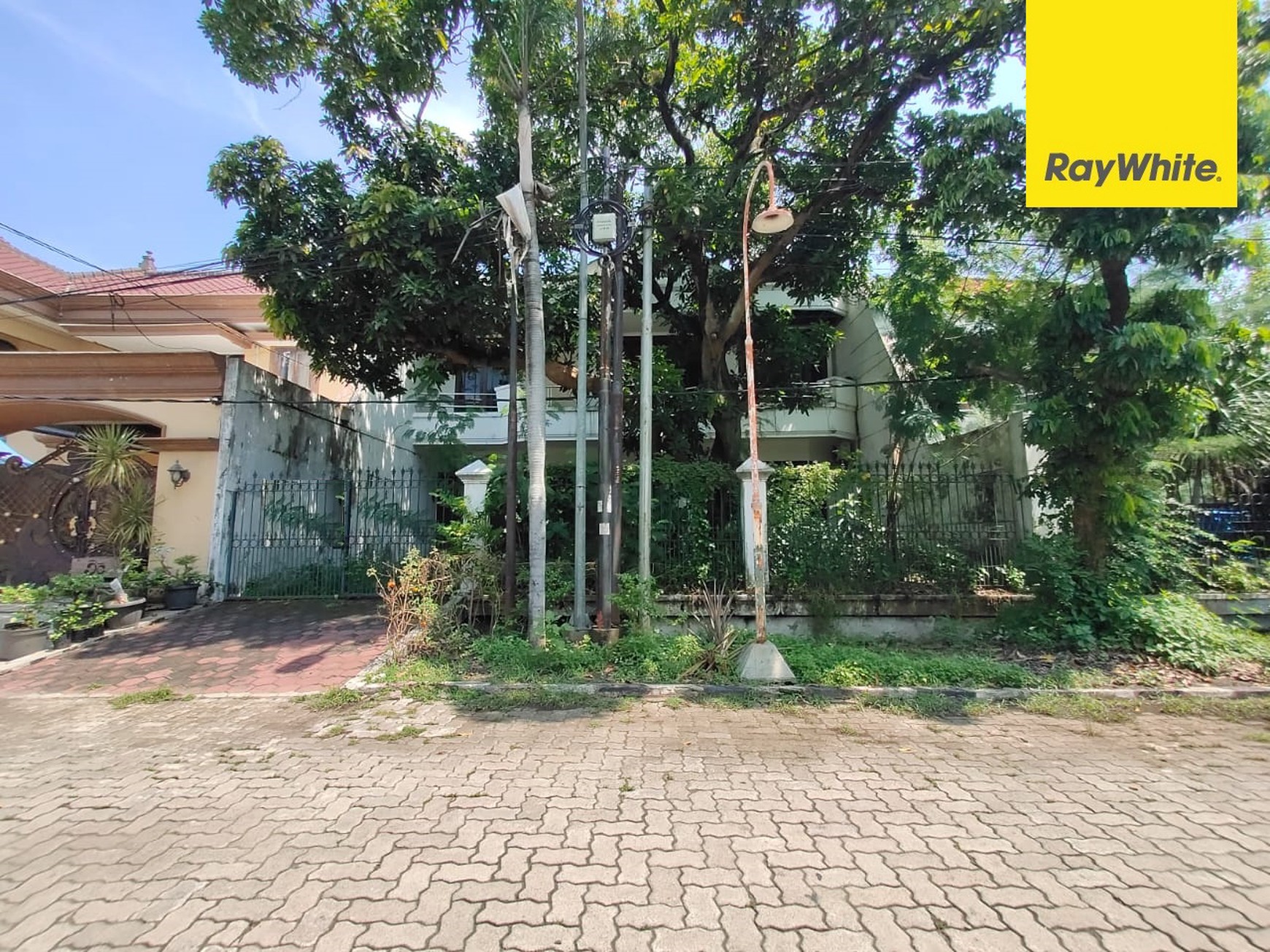 Dijual Rumah SHM di Perum Ketintang Permai Surabaya
