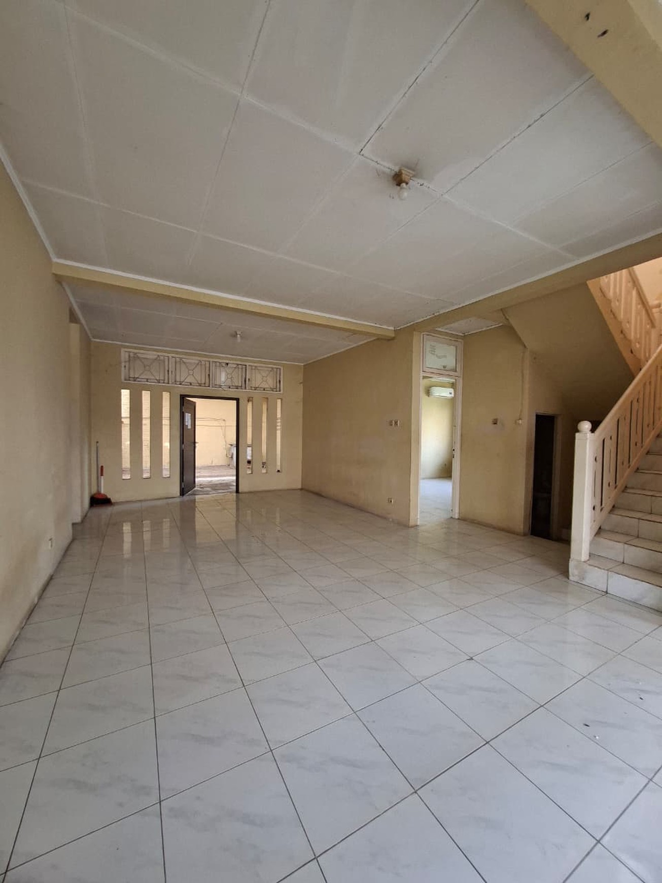 Dijual Rumah Siap Huni di Graha Bintaro dengan Luas 342 m2 dan Bangunan 200 m2 SHM Posisi HOOK