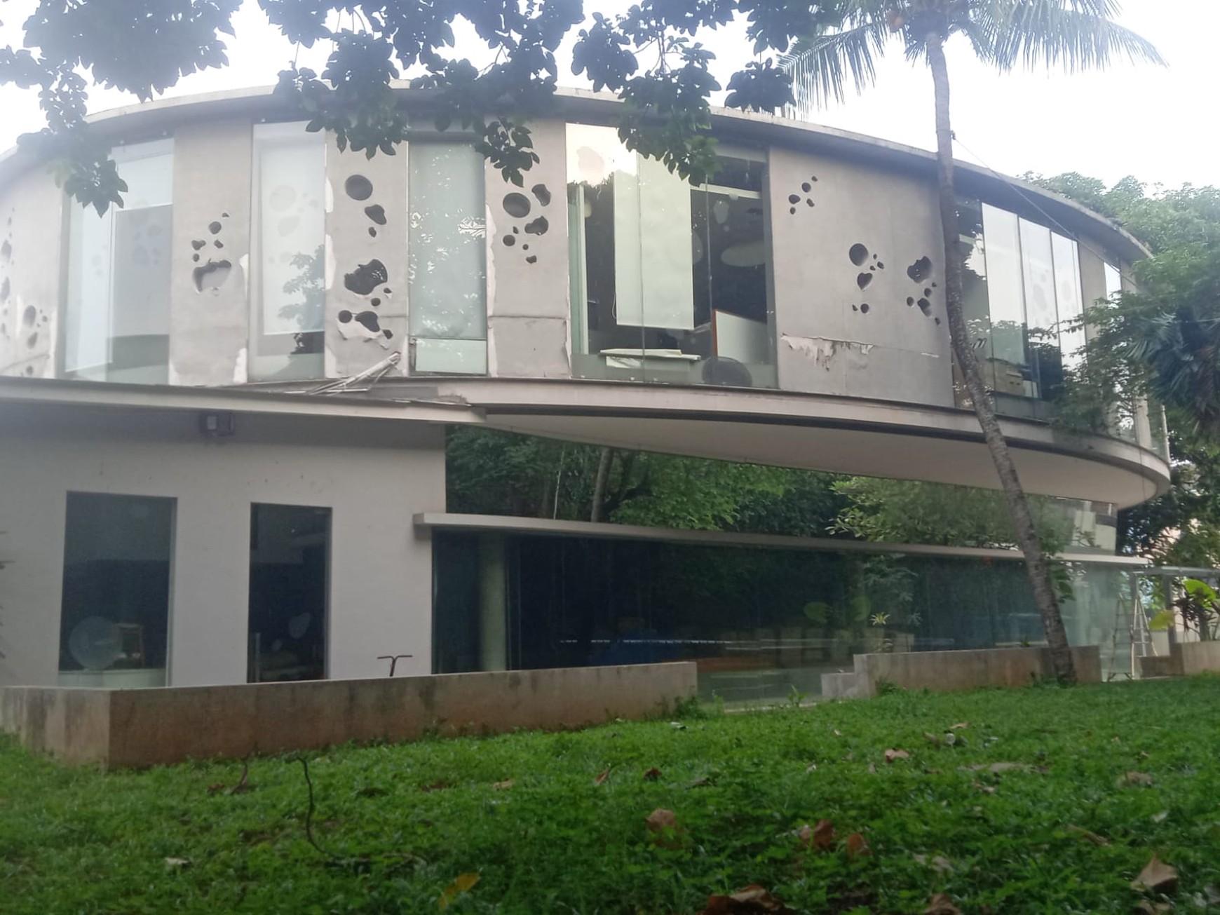 Kantor  Siap Huni Harga di Bawah NJOP Lokasi Strategis daerah Prime di Kemang 