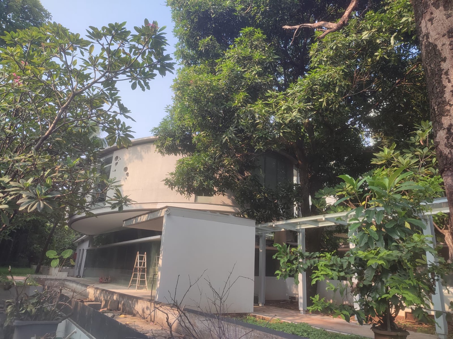 Kantor  Siap Huni Harga di Bawah NJOP Lokasi Strategis daerah Prime di Kemang 