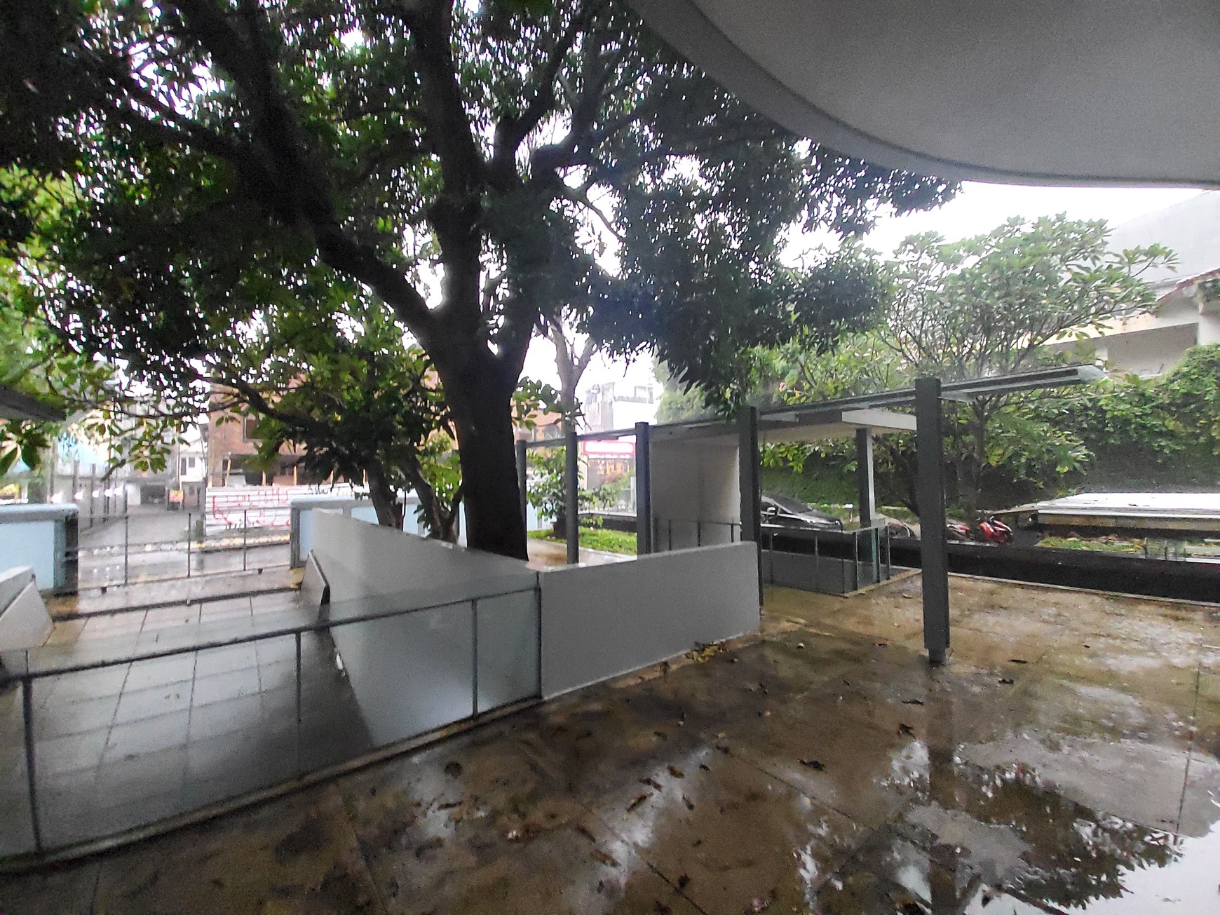 Kantor  Siap Huni Harga di Bawah NJOP Lokasi Strategis daerah Prime di Kemang 