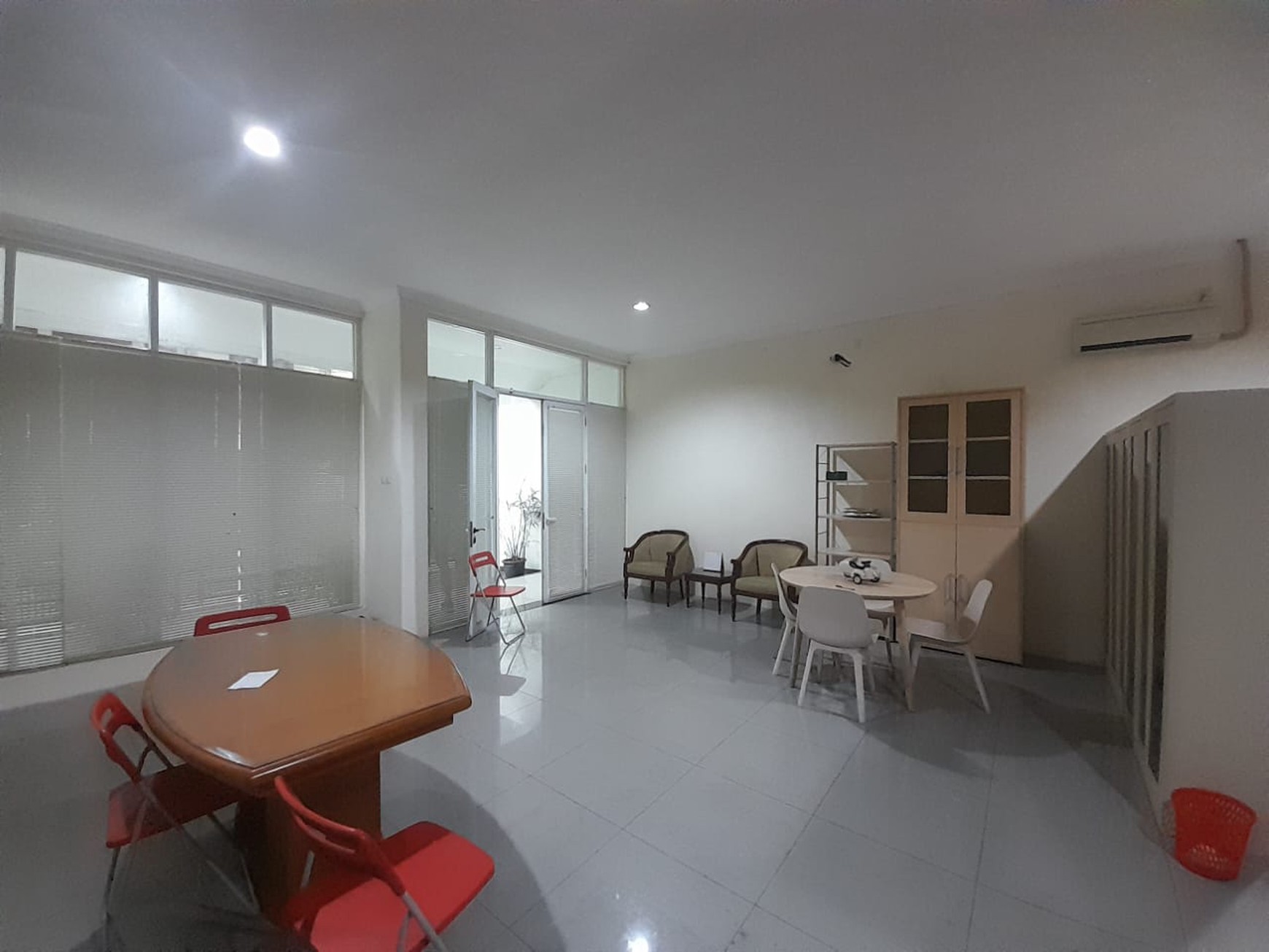 Dijual Rumah Ex Kantor Lokasi di Bendungan Hilir, Tanah Abang, Jakarta Pusat