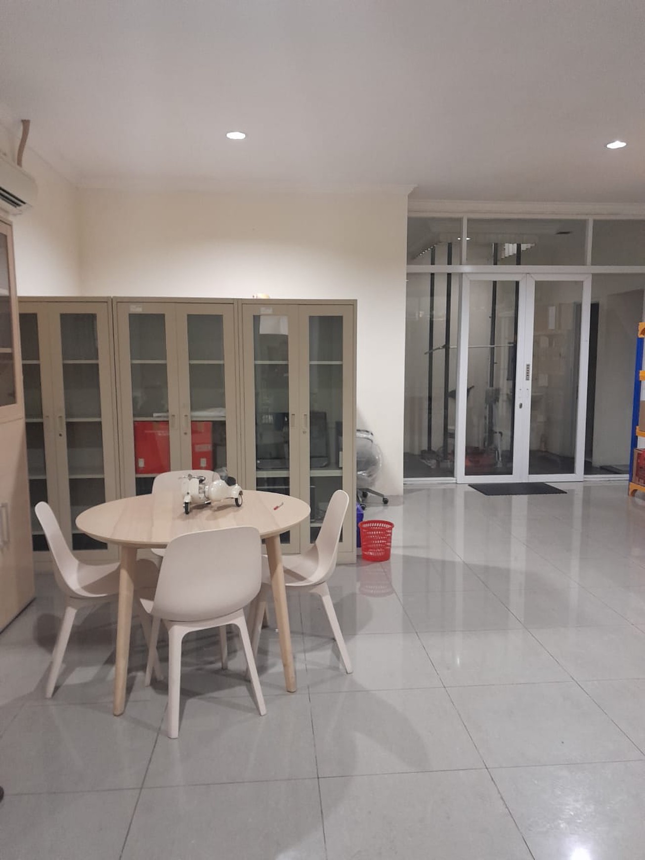 Dijual Rumah Ex Kantor Lokasi di Bendungan Hilir, Tanah Abang, Jakarta Pusat