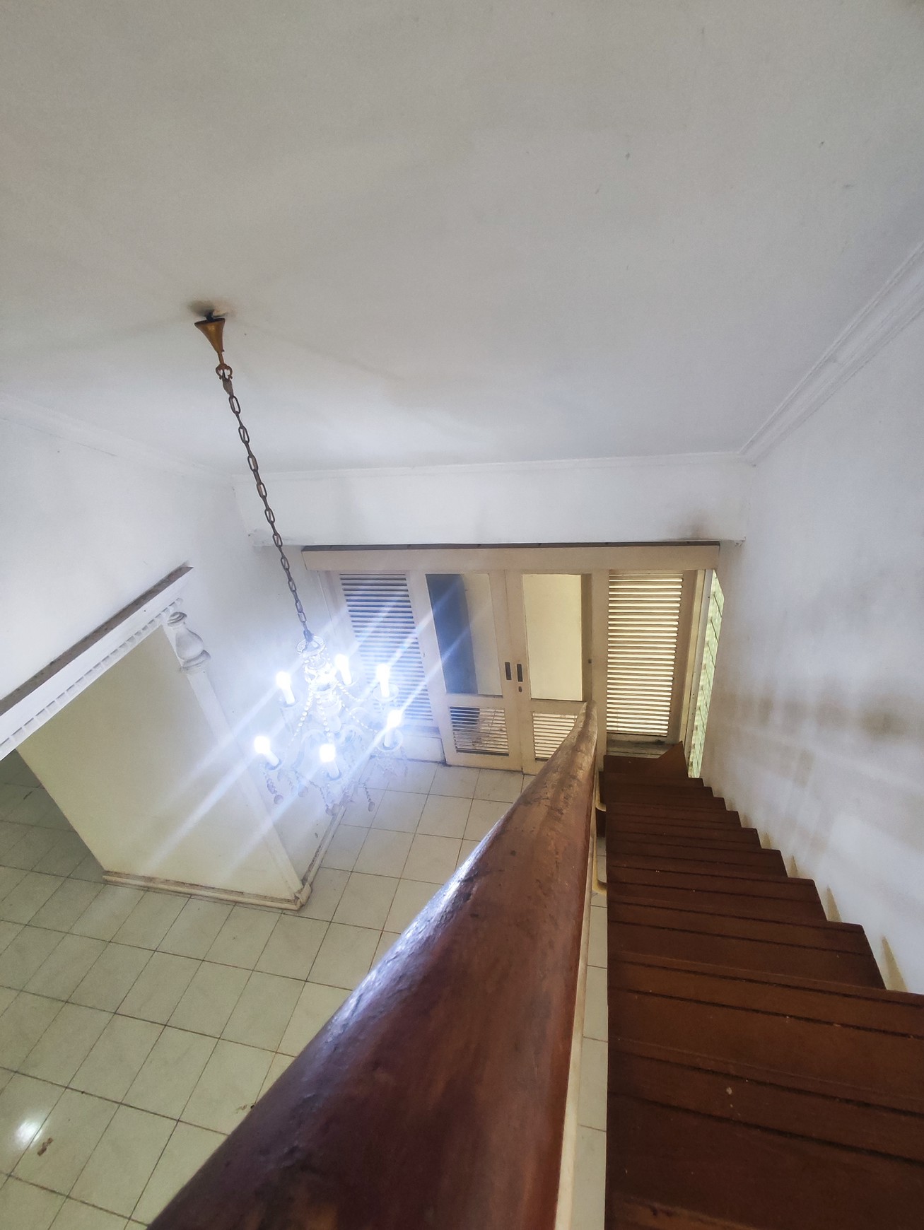 Di Jual Rumah Bersih di Ciputat SHM dengan Luas 185 m2 dan Bangunan 150 m2