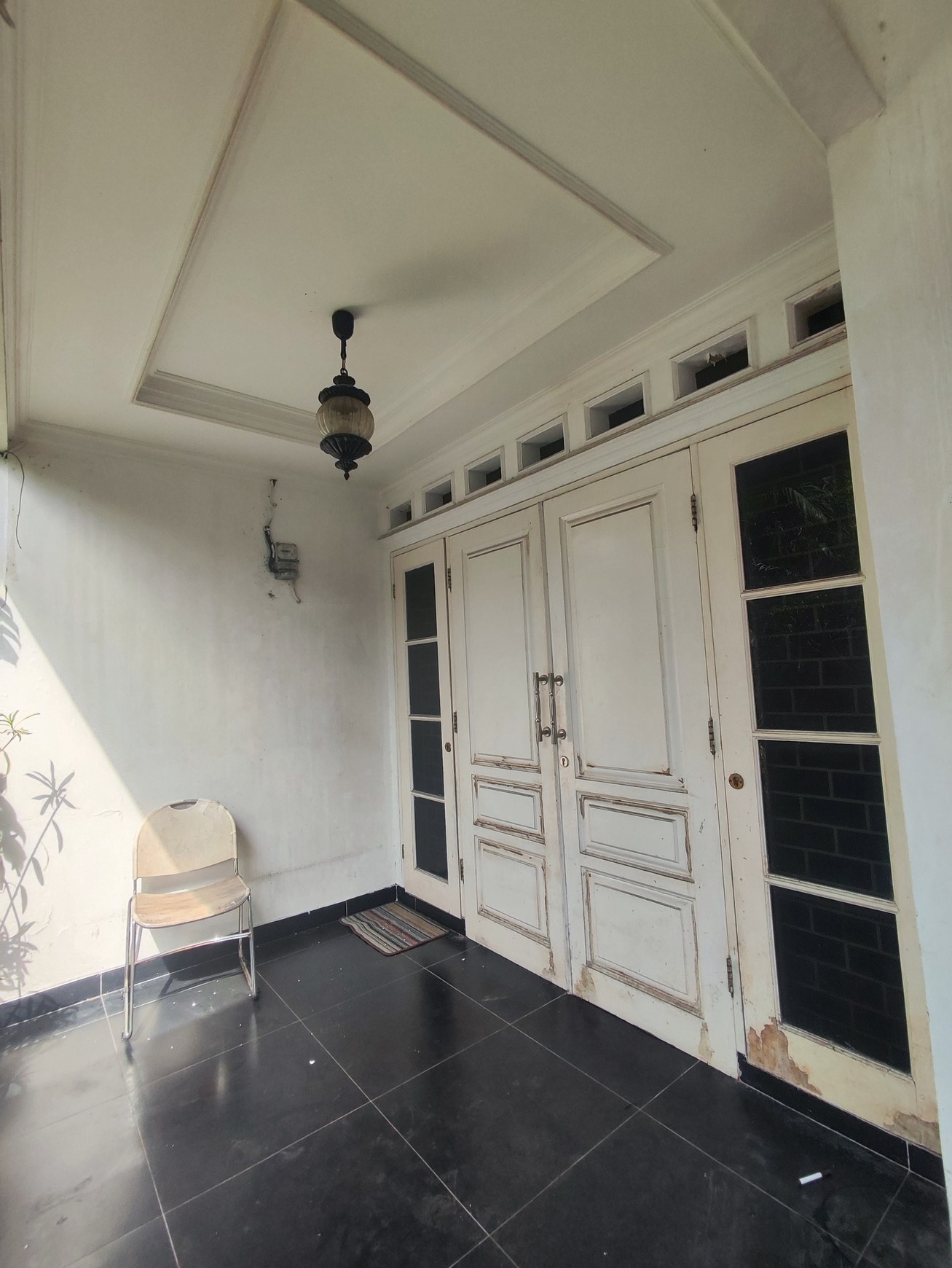 Di Jual Rumah Bersih di Ciputat SHM dengan Luas 185 m2 dan Bangunan 150 m2