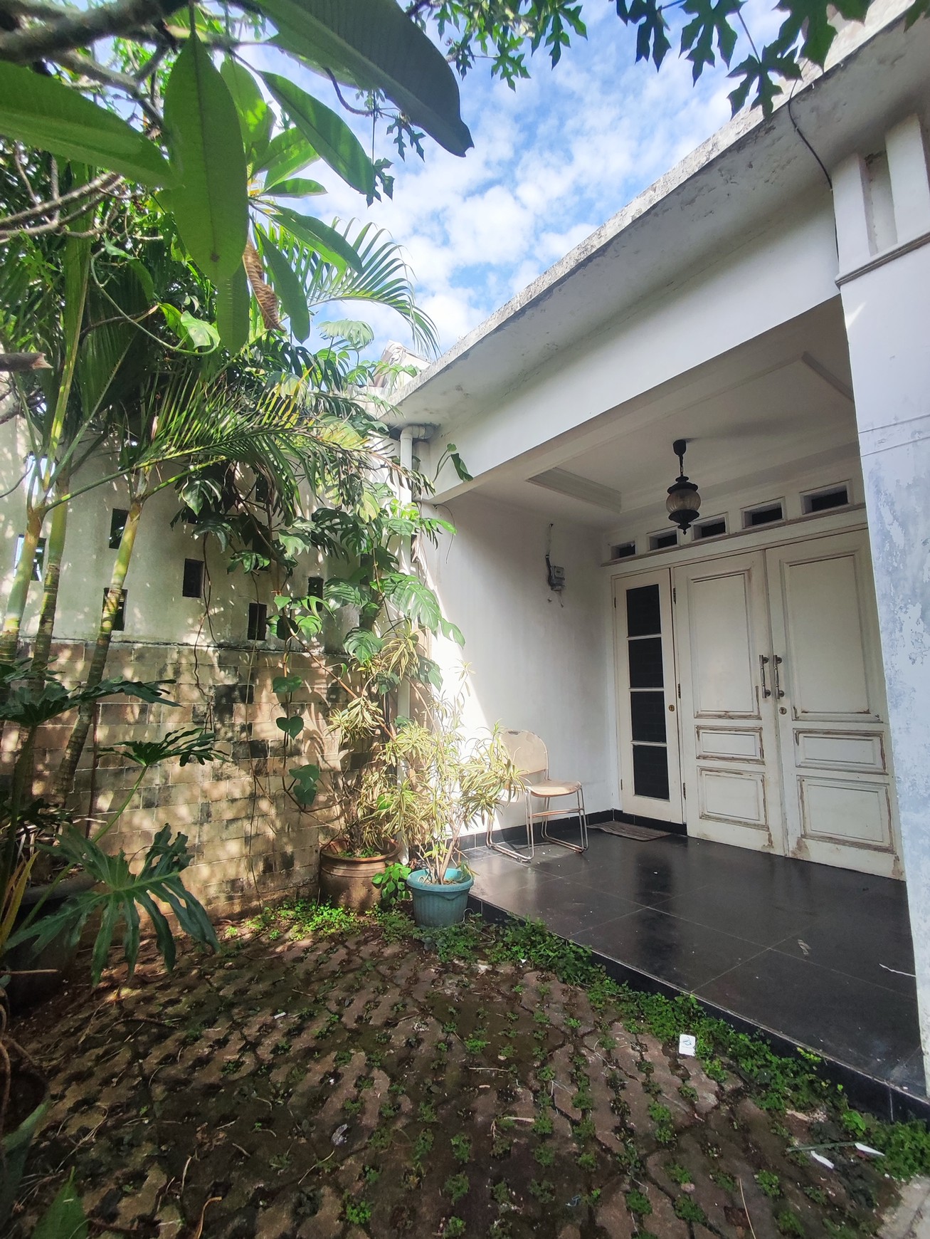 Di Jual Rumah Bersih di Ciputat SHM dengan Luas 185 m2 dan Bangunan 150 m2